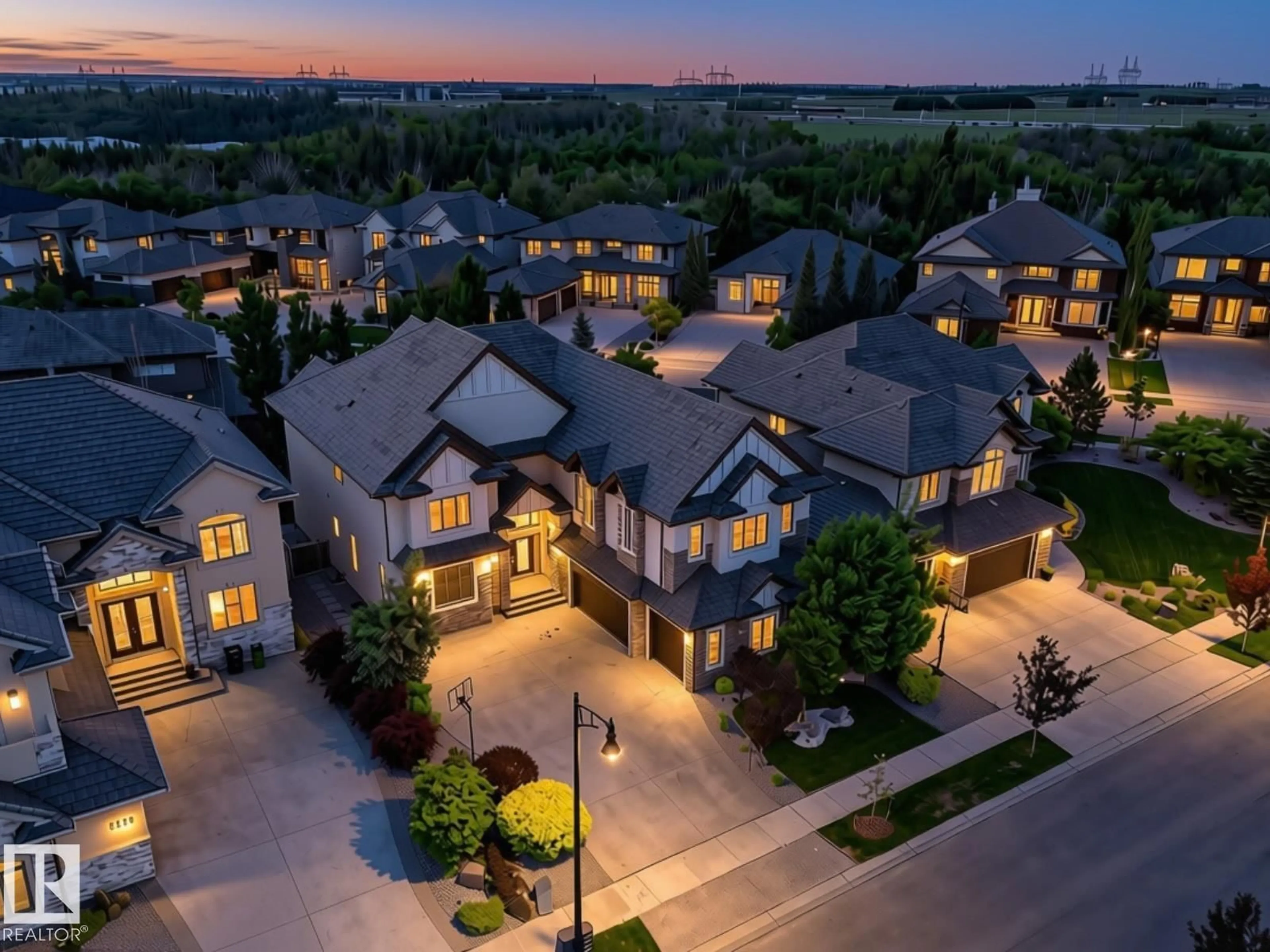 A pic from outside/outdoor area/front of a property/back of a property/a pic from drone, street for 5511 MCLUHAN BLUFF BL, Edmonton Alberta T6R0J4