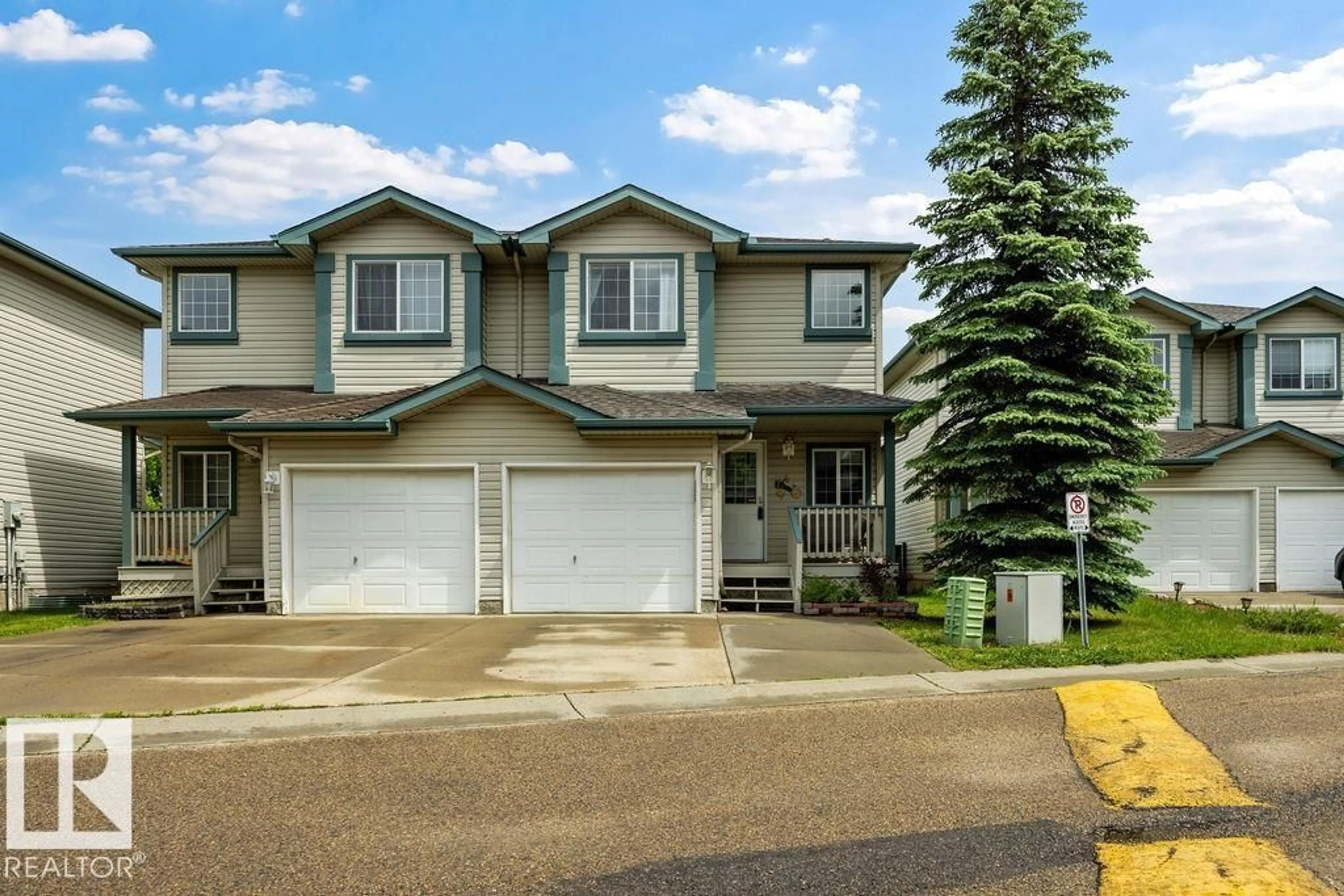 Home with vinyl exterior material, street for #4 - 2004 GRANTHAM CO, Edmonton Alberta T5T6R9