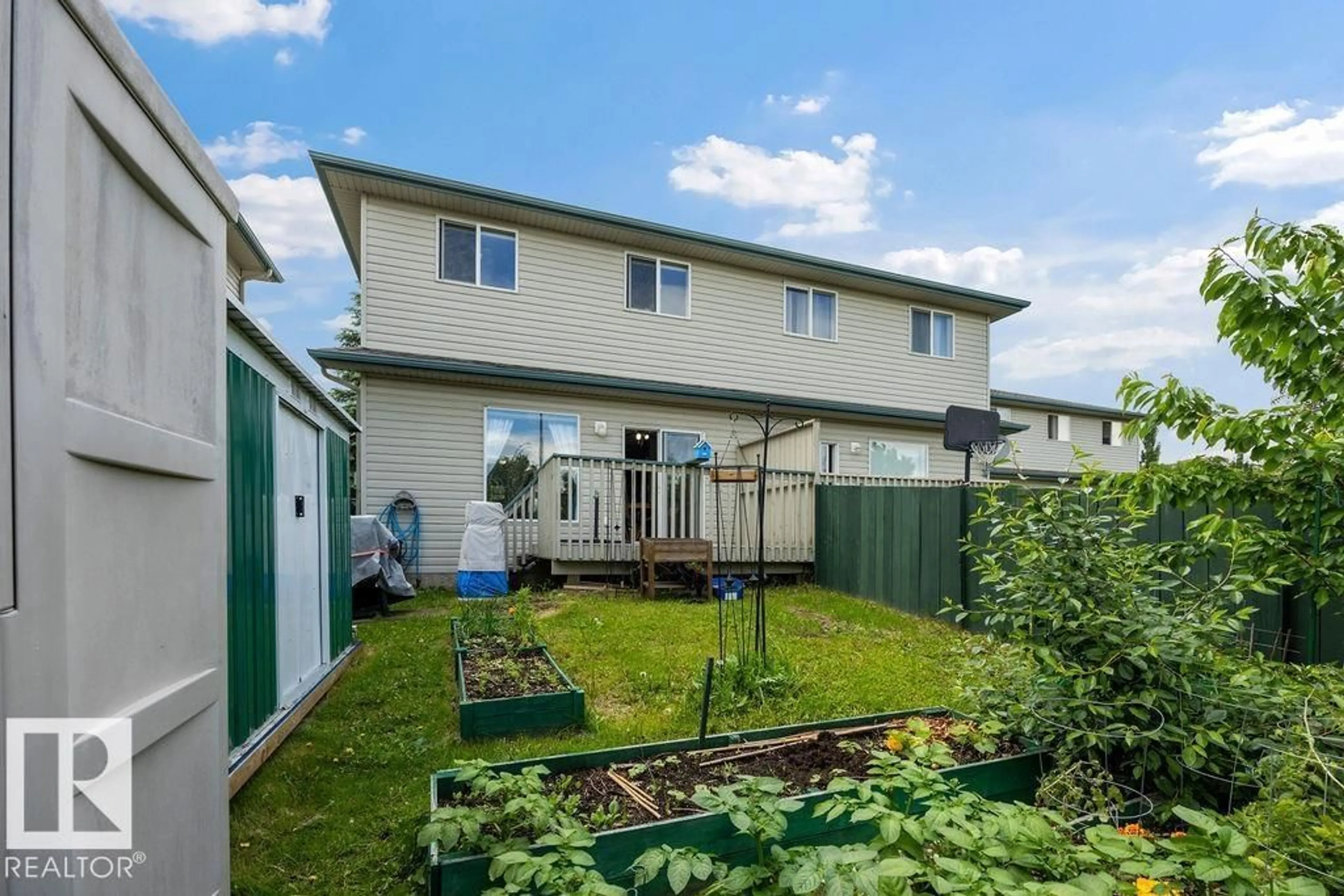 A pic from outside/outdoor area/front of a property/back of a property/a pic from drone, street for #4 - 2004 GRANTHAM CO, Edmonton Alberta T5T6R9