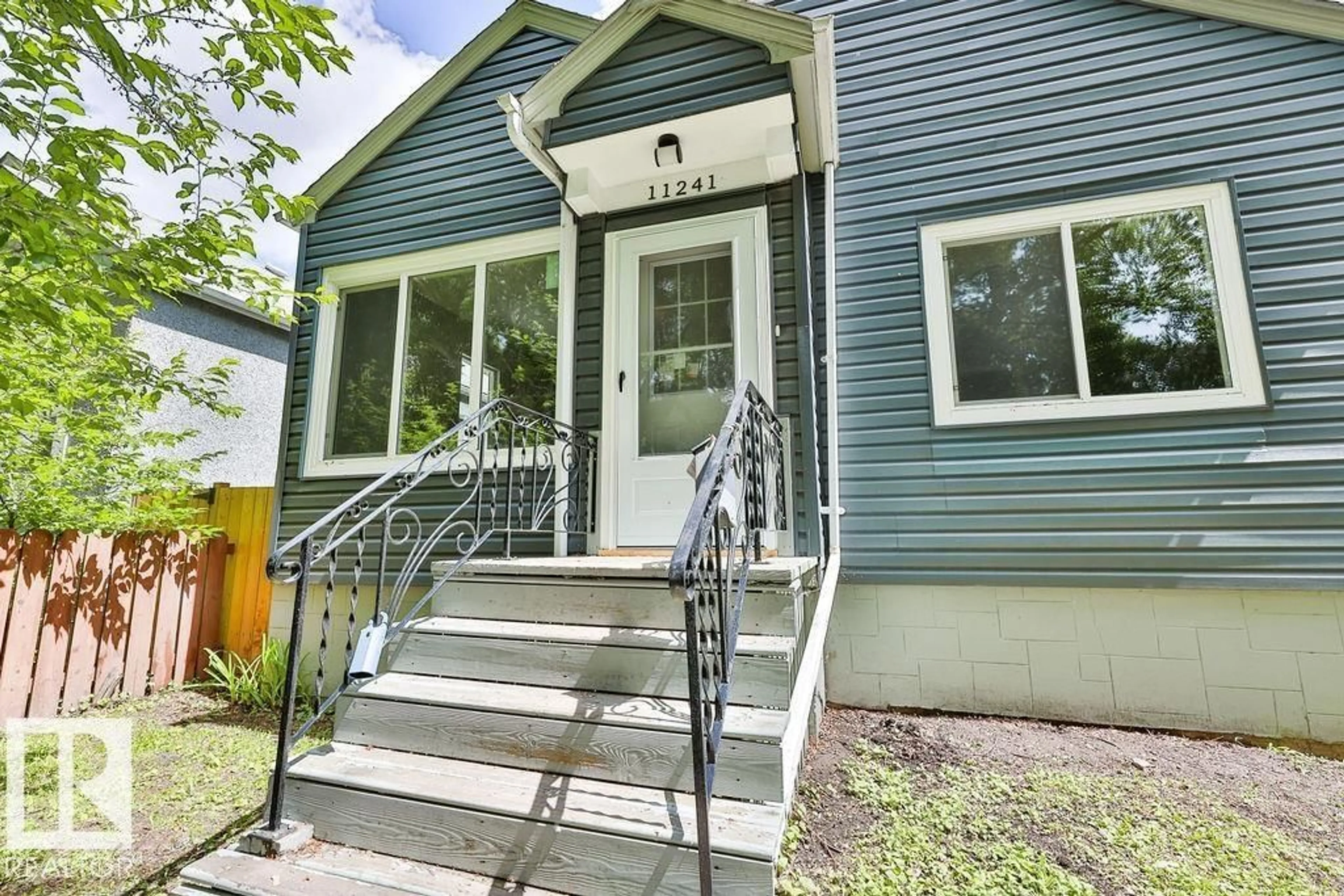 Unknown for 11241 88 ST, Edmonton Alberta T5B3P6
