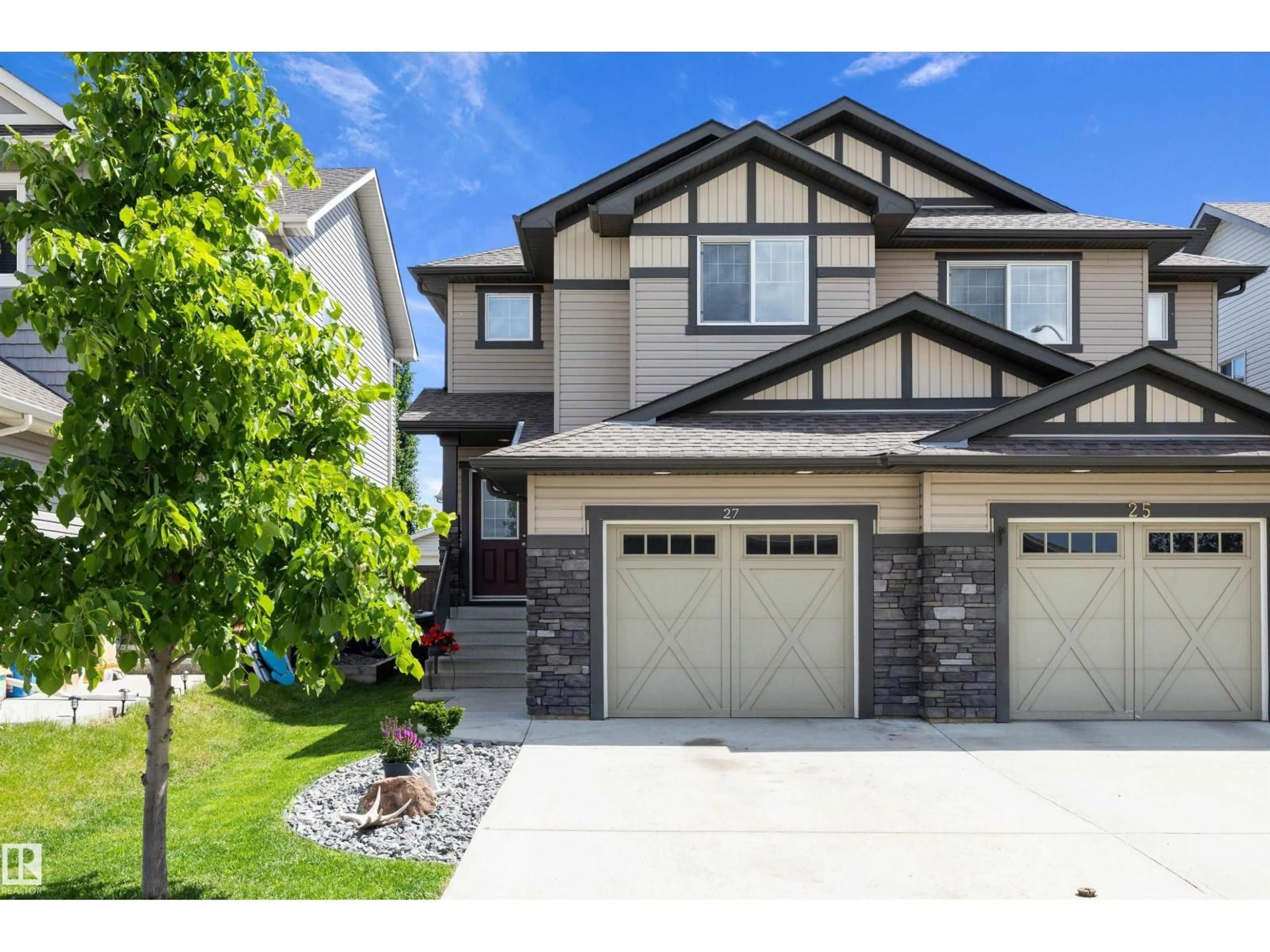 Home with vinyl exterior material, street for 27 HUDSON CV, Spruce Grove Alberta T7X0R8