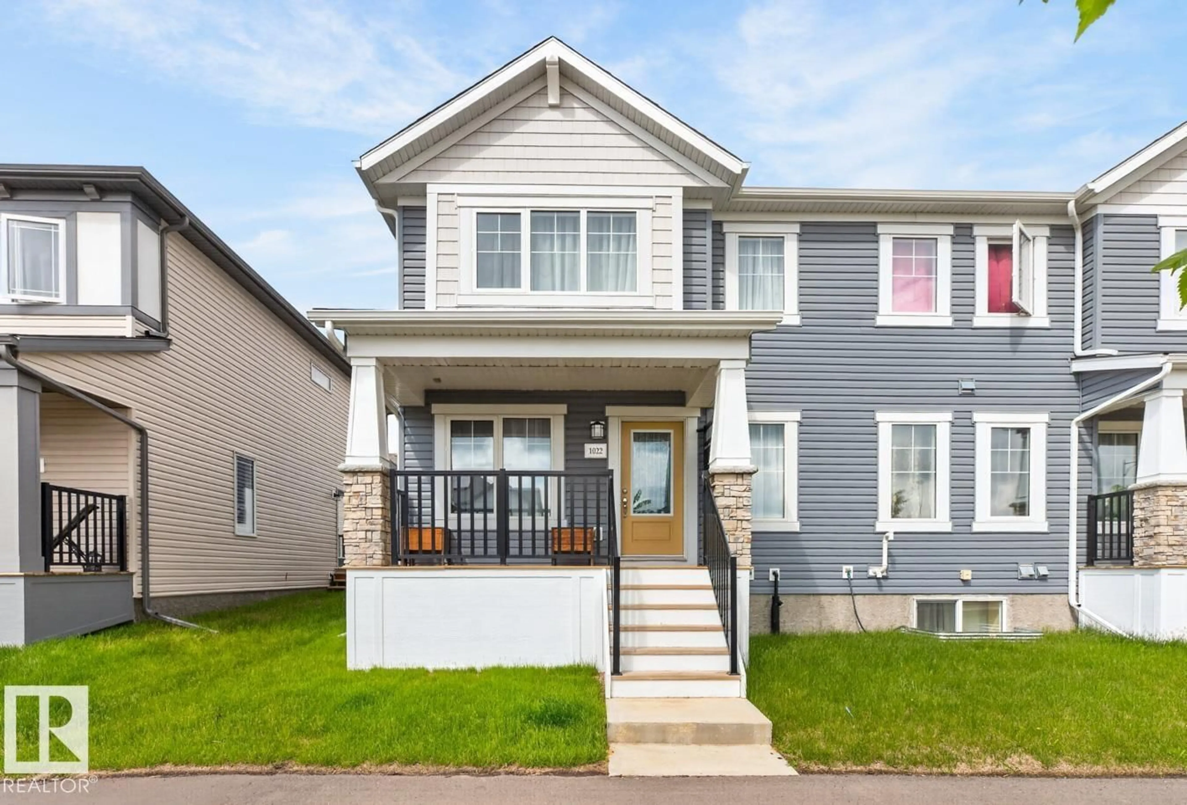 Home with vinyl exterior material, street for 1022 HEARTHSTONE BV, Sherwood Park Alberta T8H3A4