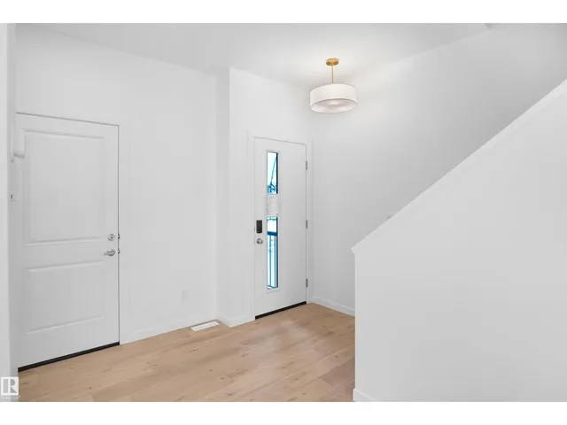 1433 9 ST, Edmonton 3