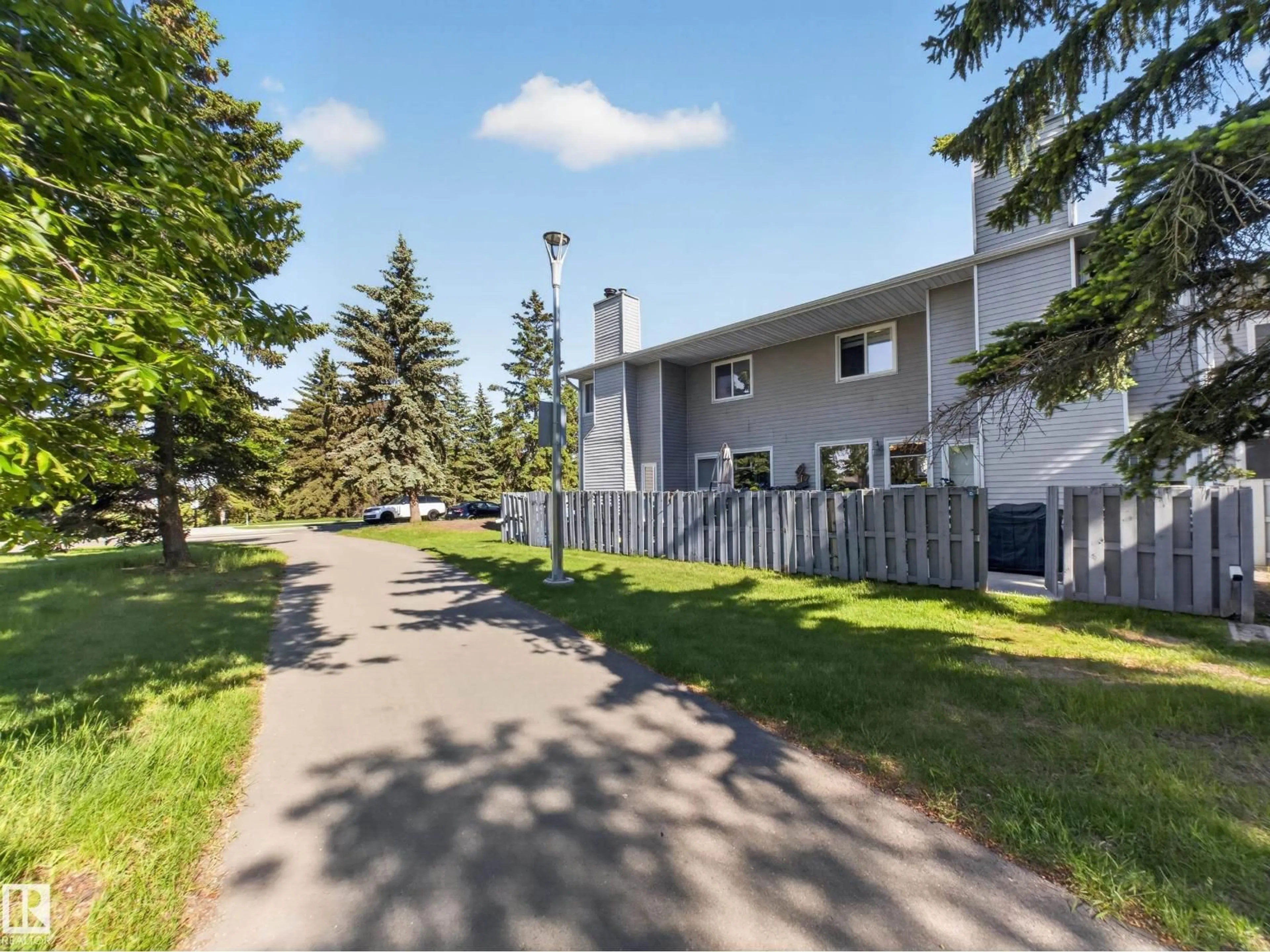 A pic from outside/outdoor area/front of a property/back of a property/a pic from drone, street for #17 - 15710 BEAUMARIS RD, Edmonton Alberta T5X5E2