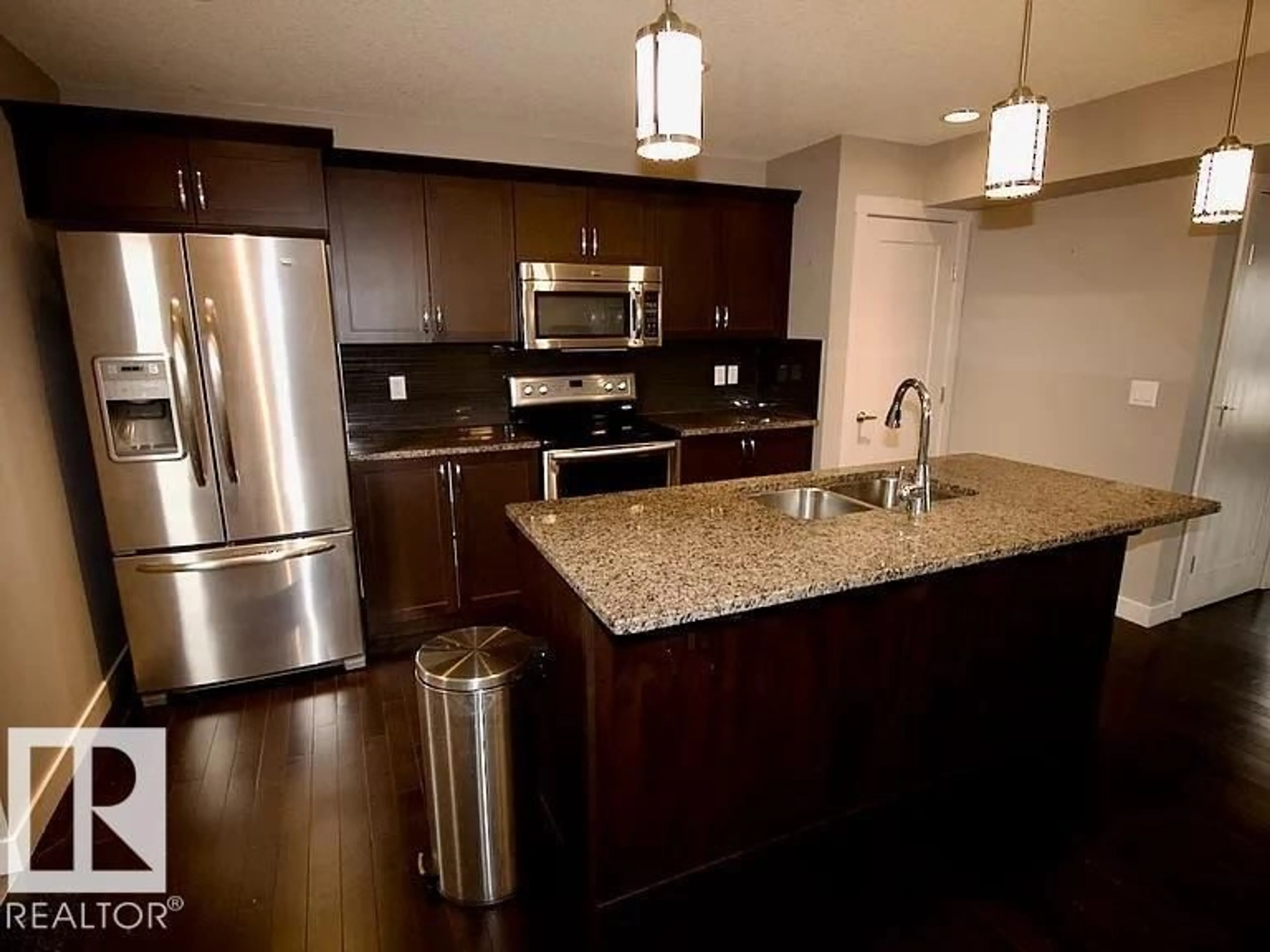Open concept kitchen, unknown for 29 SANTANA, Fort Saskatchewan Alberta T8L0N7