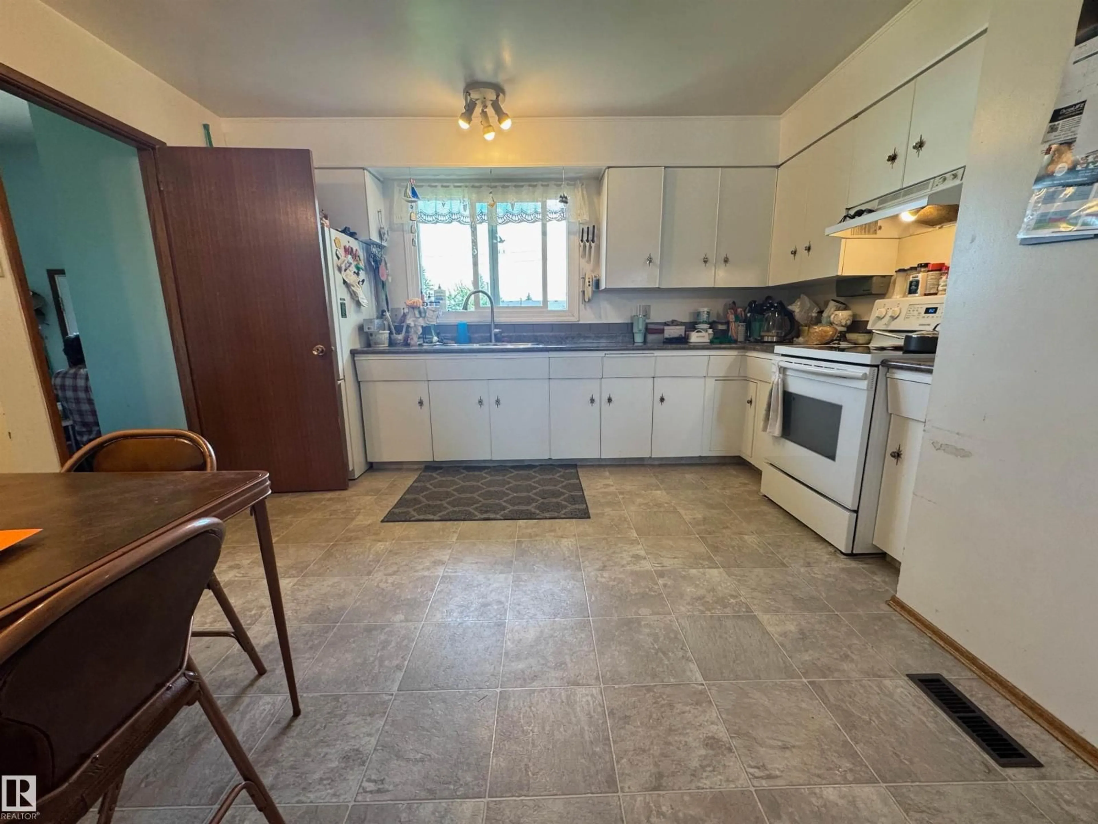 Standard kitchen, ceramic/tile floor for 4433 48 AV, St. Paul Town Alberta T0A3A3