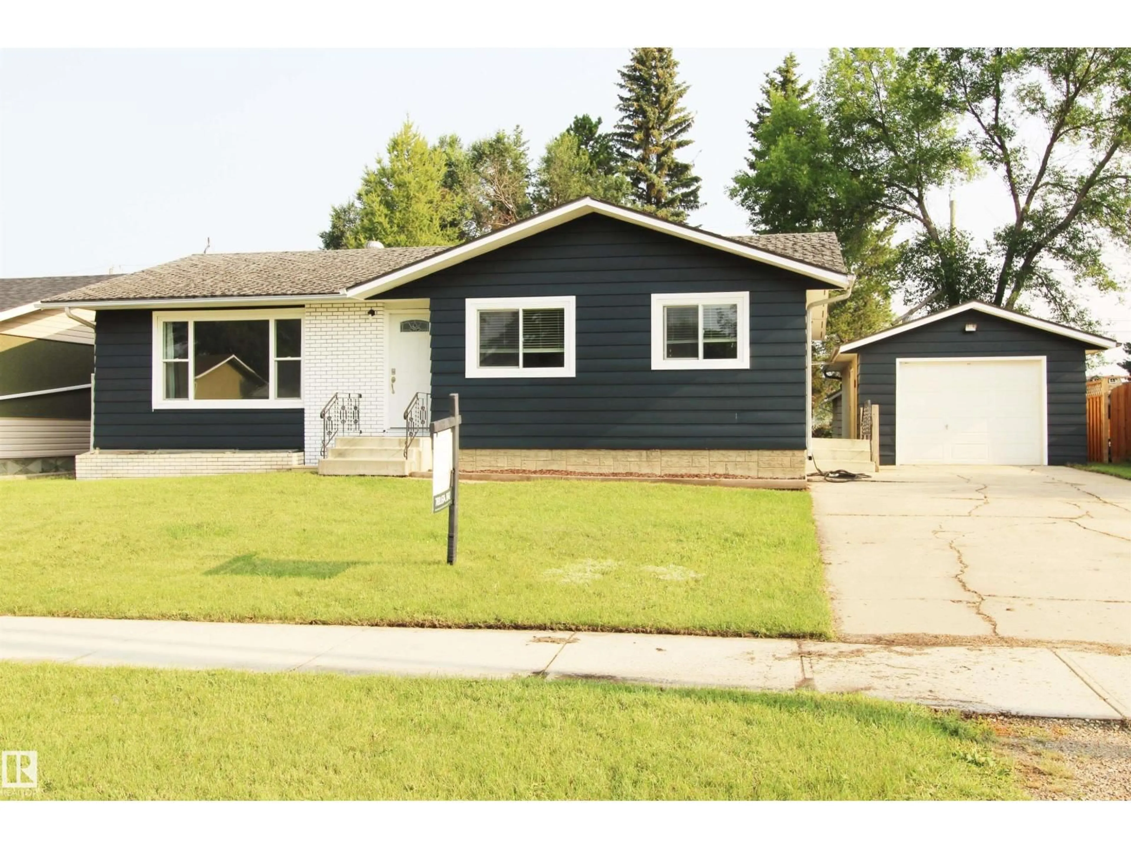 Home with vinyl exterior material, street for 5114 44 AV, St. Paul Town Alberta T0A3A4