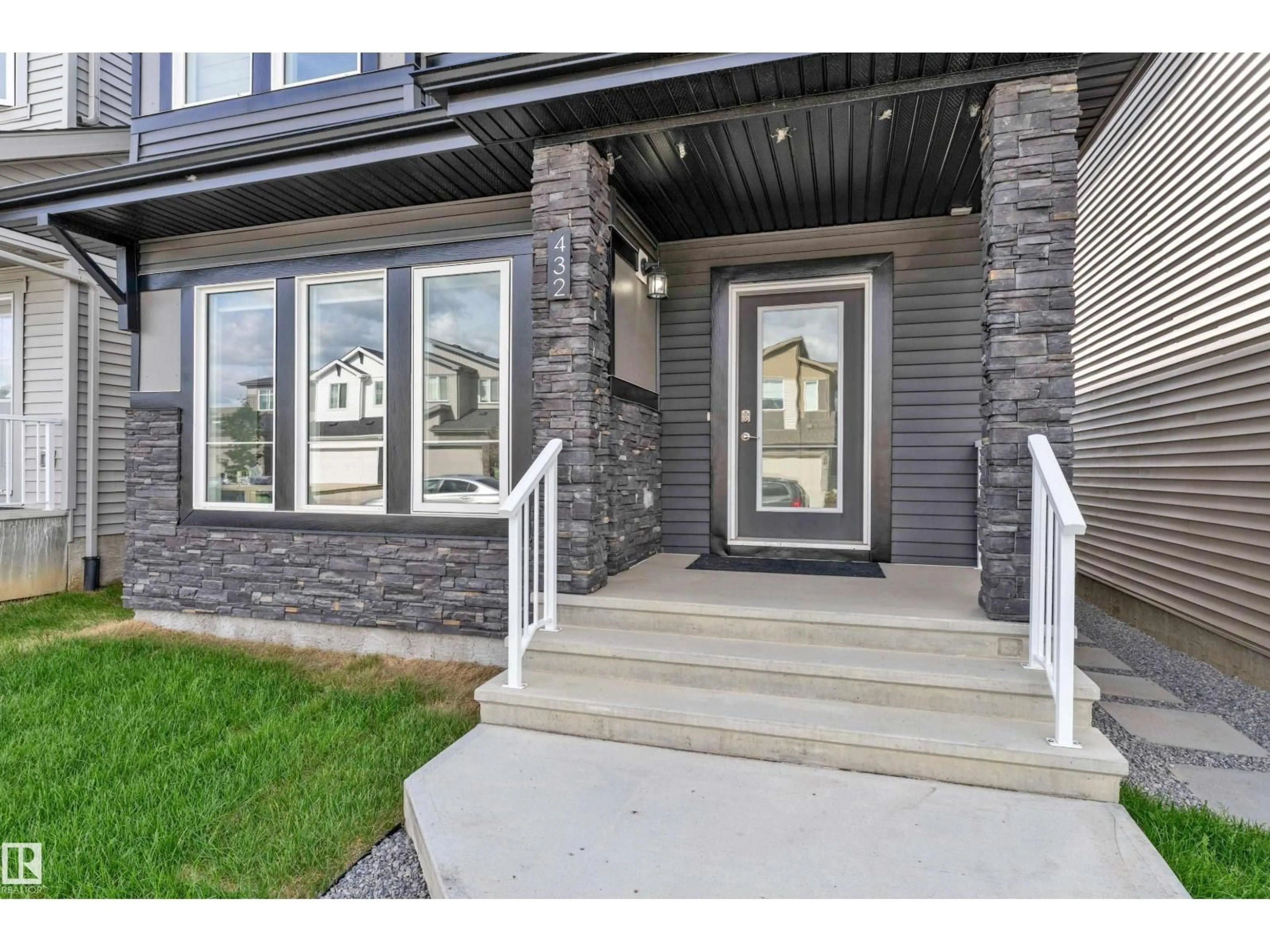 Unknown for SW - 432 29 ST, Edmonton Alberta T6X3E7