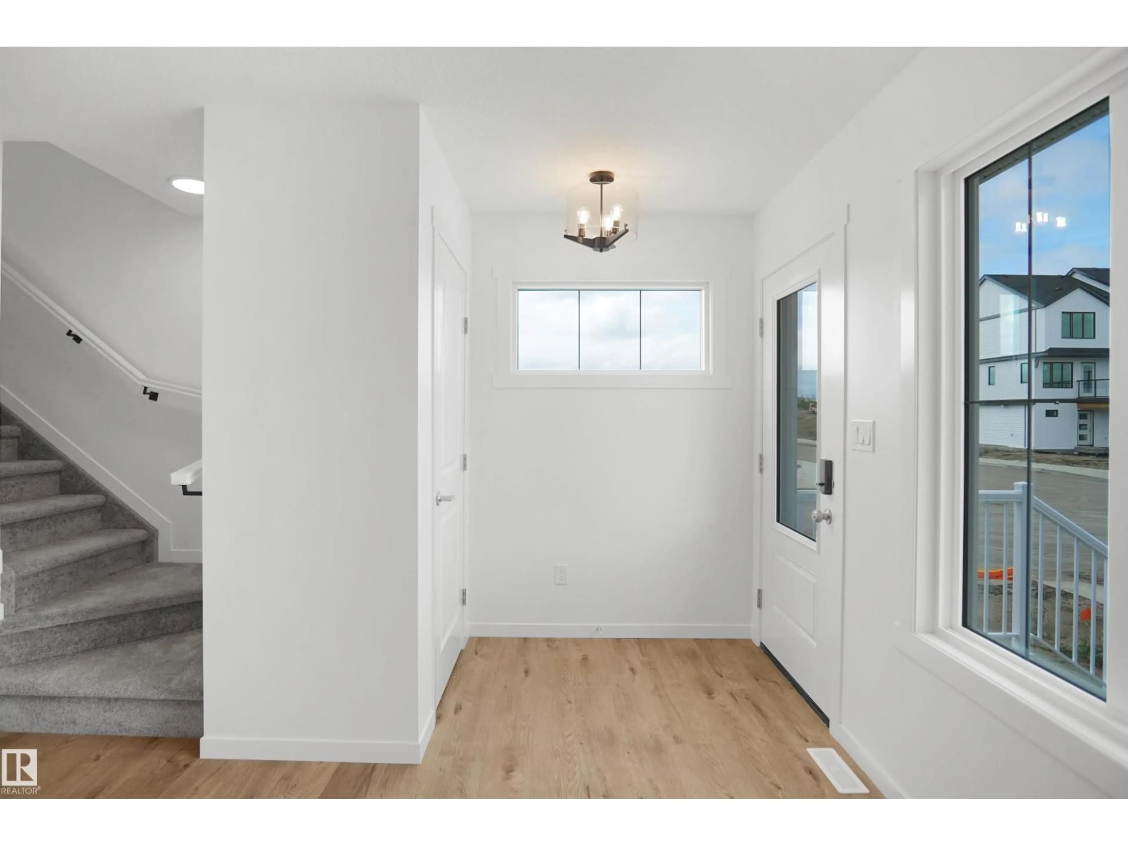 Indoor entryway for NE - 503 177 AV, Edmonton Alberta T5Y4K2