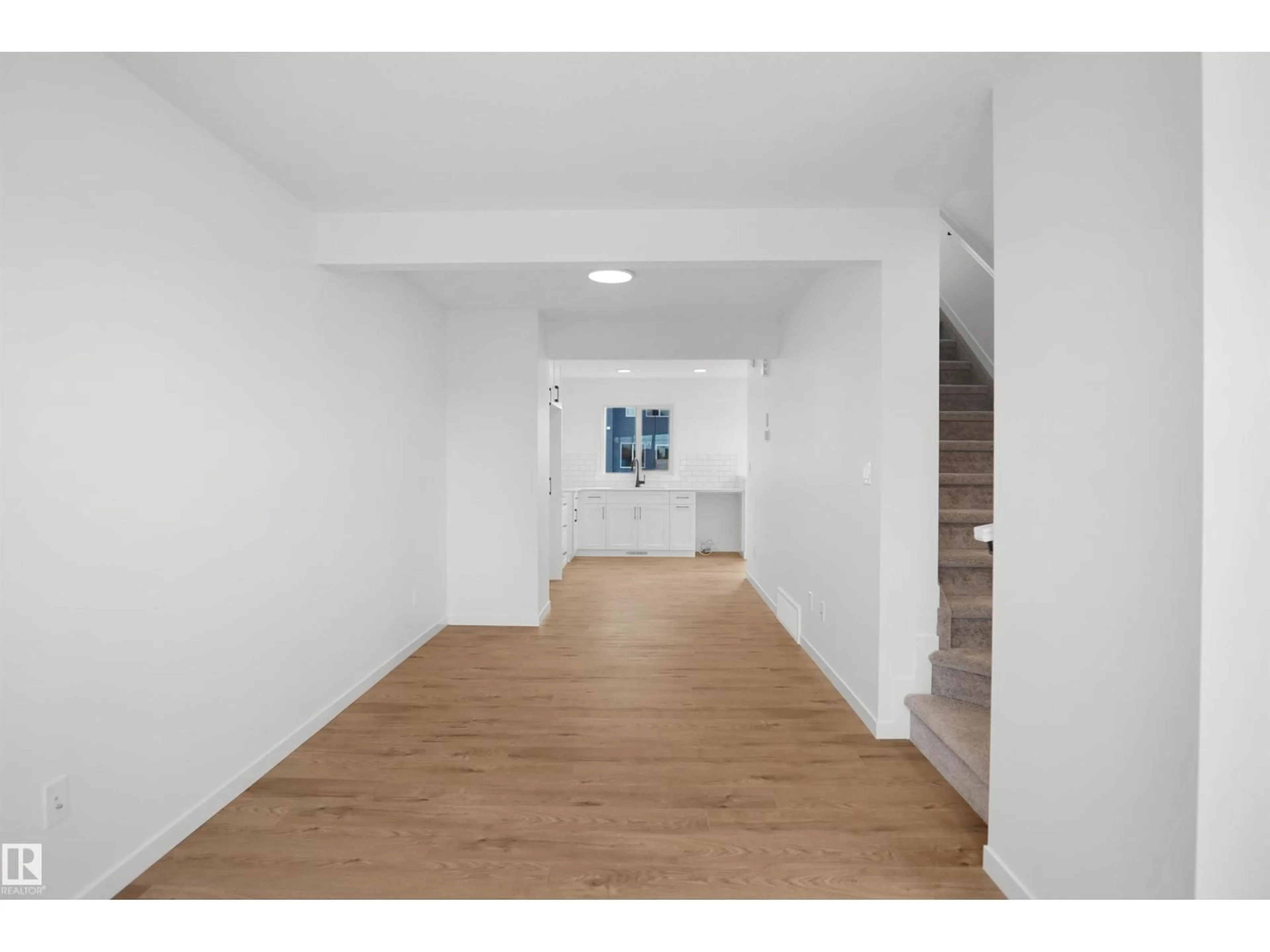 Indoor foyer for NE - 503 177 AV, Edmonton Alberta T5Y4K2
