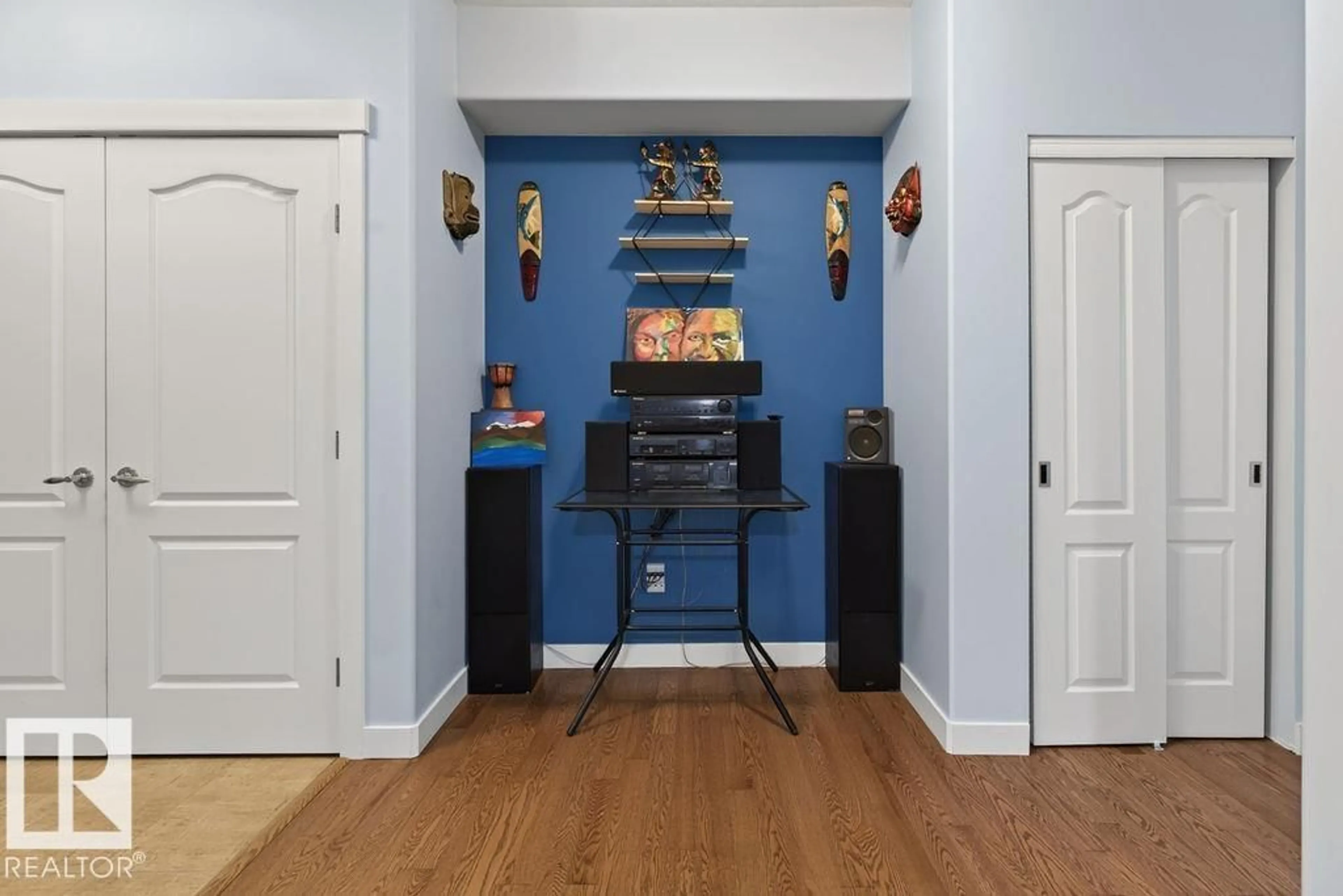 Indoor entryway for #106 - 1406 HODGSON WY, Edmonton Alberta T6R3K1