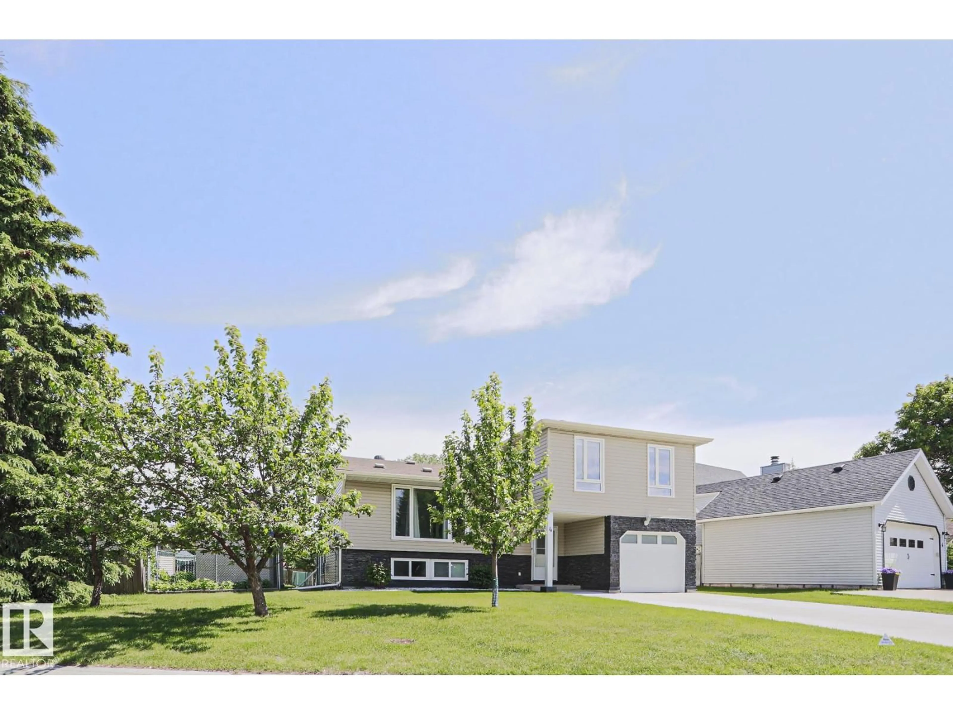 Home with vinyl exterior material, street for 4 GOEBEL CL, Spruce Grove Alberta T7X2A2