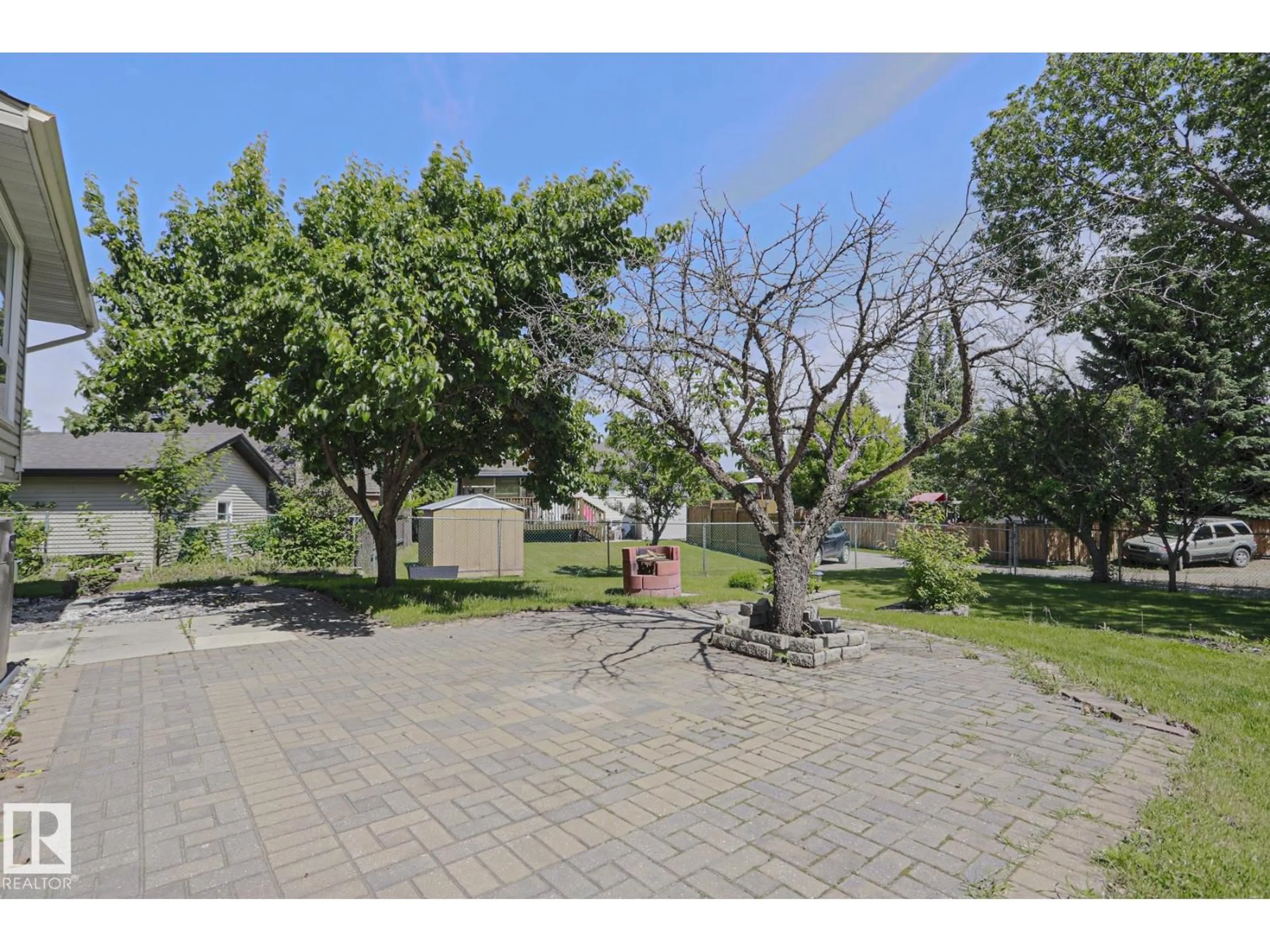 A pic from outside/outdoor area/front of a property/back of a property/a pic from drone, street for 4 GOEBEL CL, Spruce Grove Alberta T7X2A2