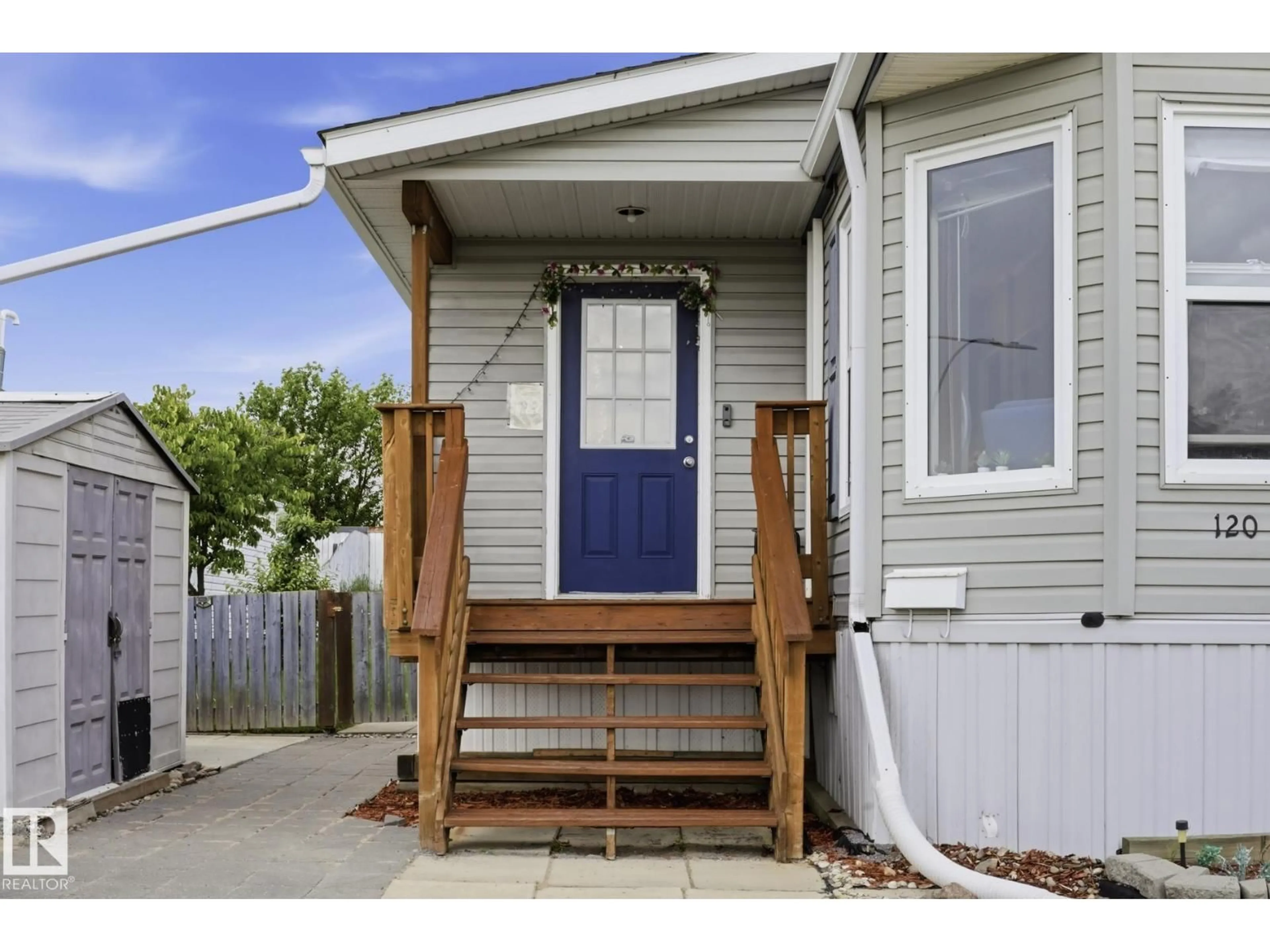 Home with vinyl exterior material, street for 120 SPRINGFIELD CR, Spruce Grove Alberta T7X3H8