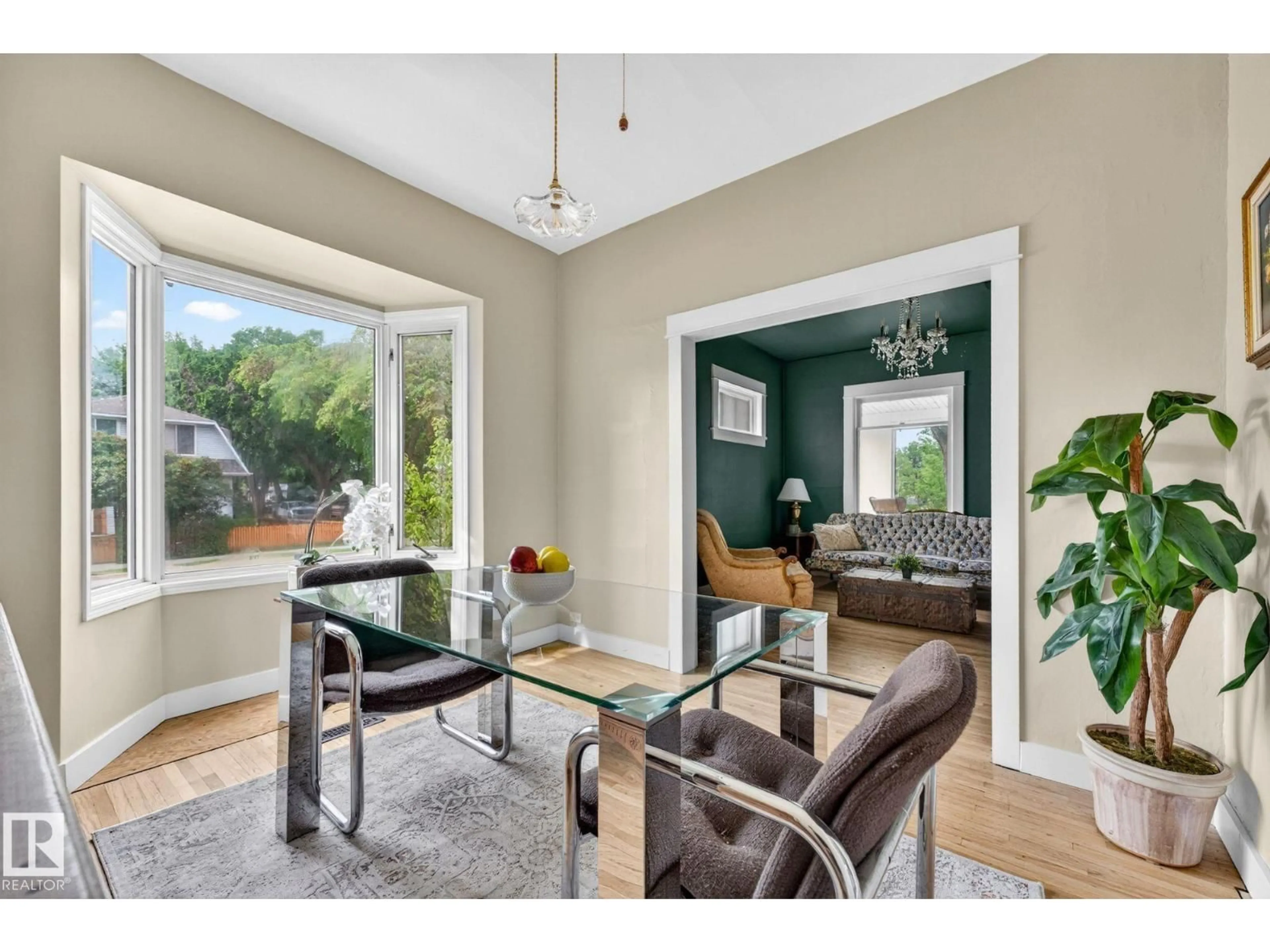Dining room, wood/laminate floor for NW - 12201 95 ST, Edmonton Alberta T5G1N1