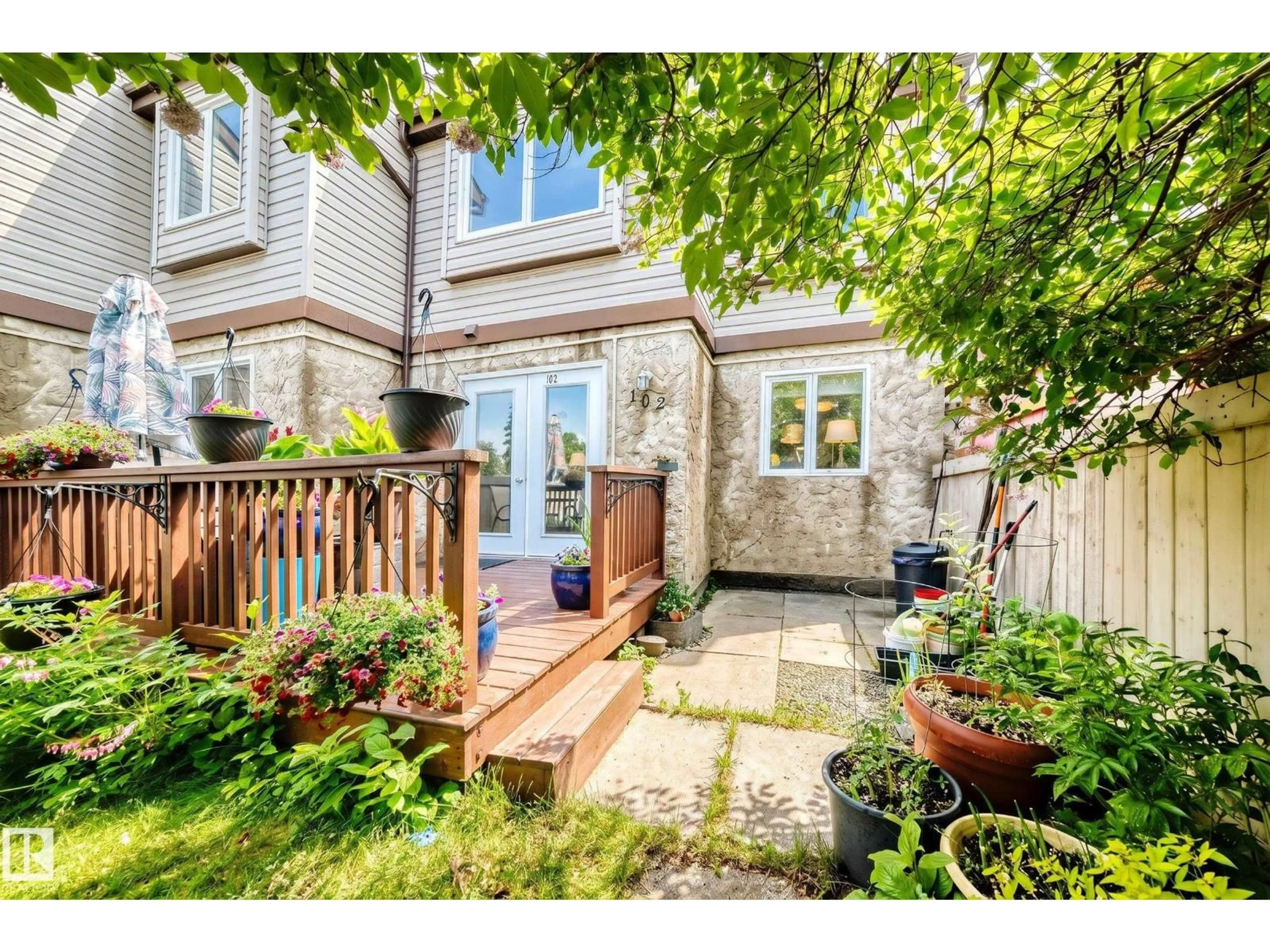 Unknown for 102 ROYAL TC, Edmonton Alberta T6J4R2