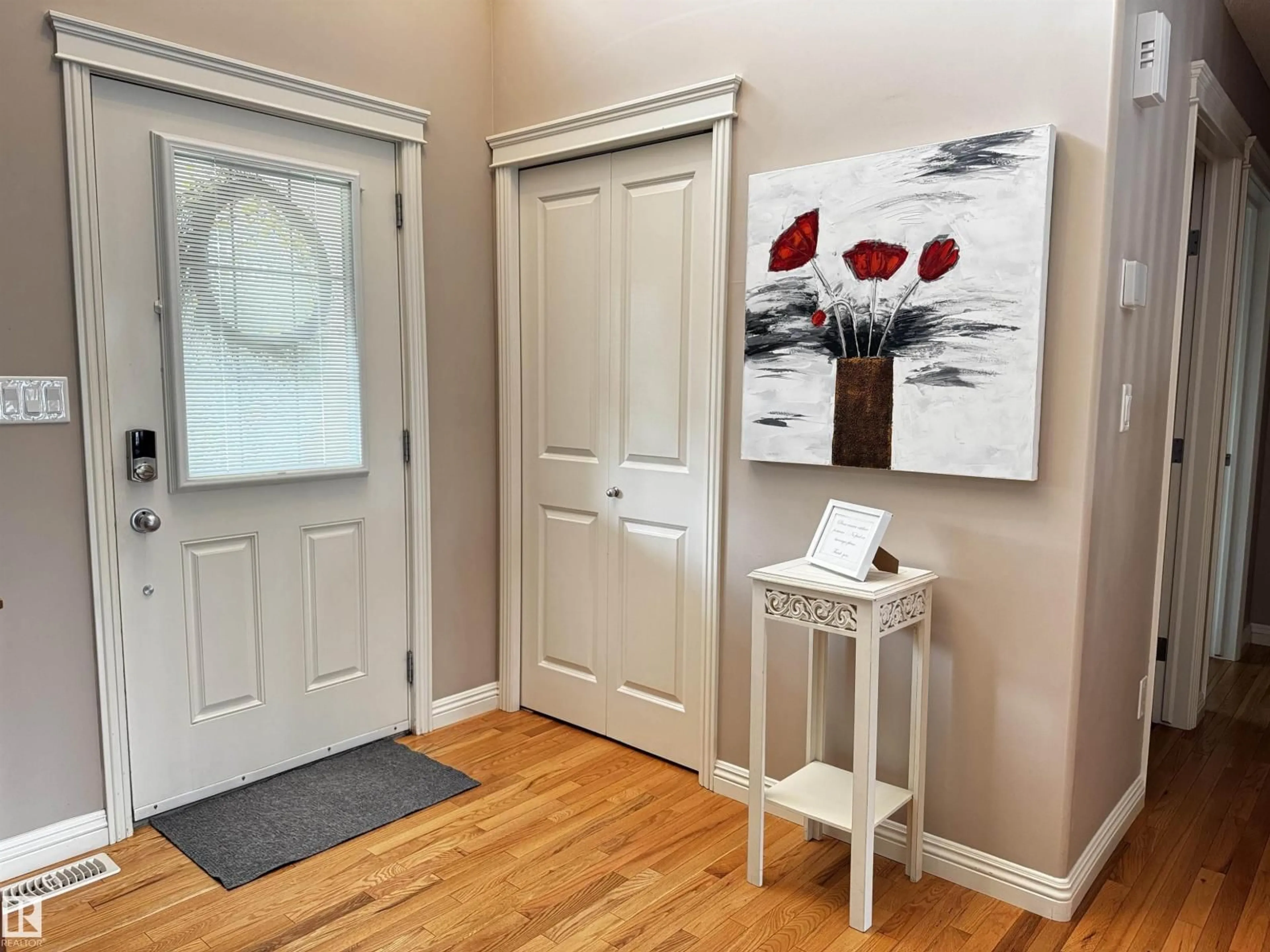 Indoor entryway for NW - 2523 PEGASUS BV, Edmonton Alberta T5E6L1