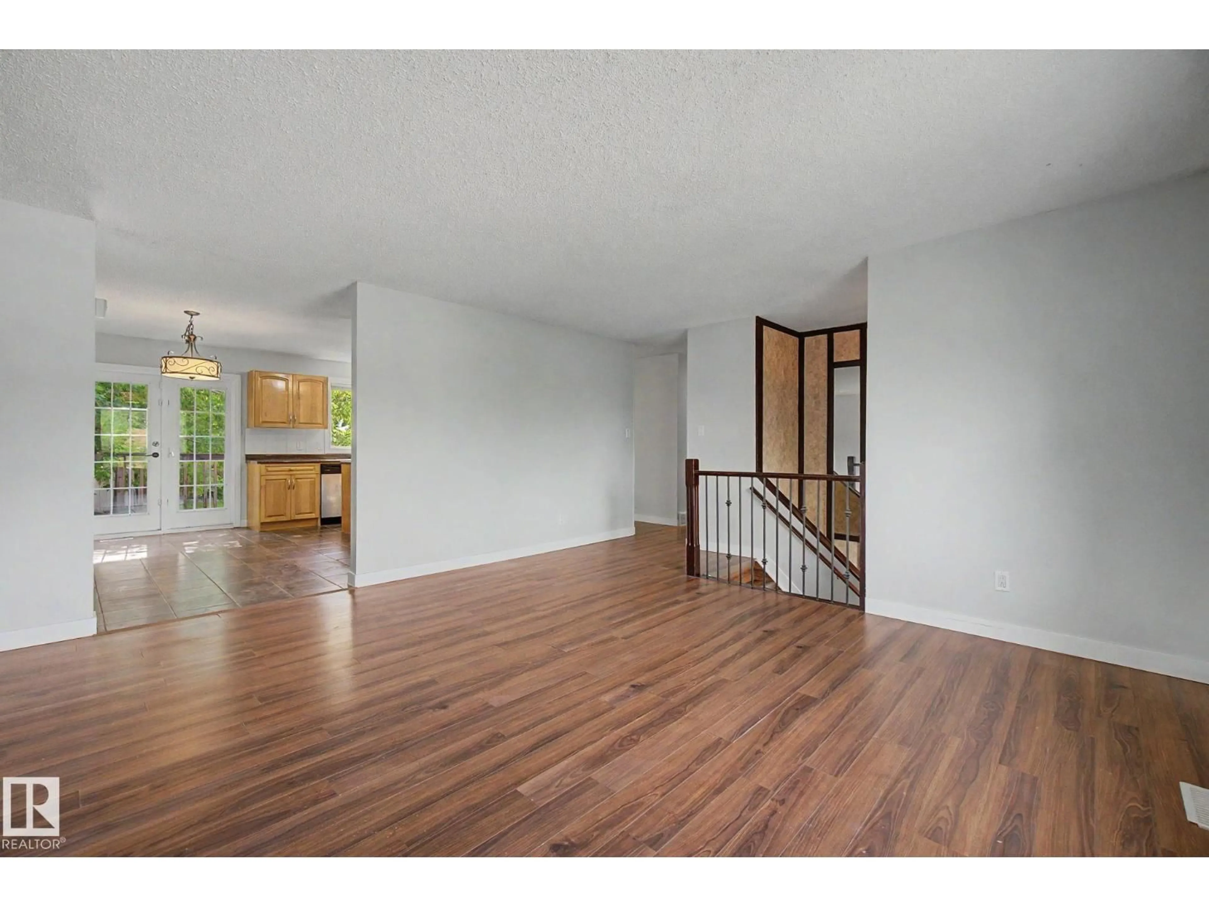 Unknown for 1511 75 ST, Edmonton Alberta T6K2S1