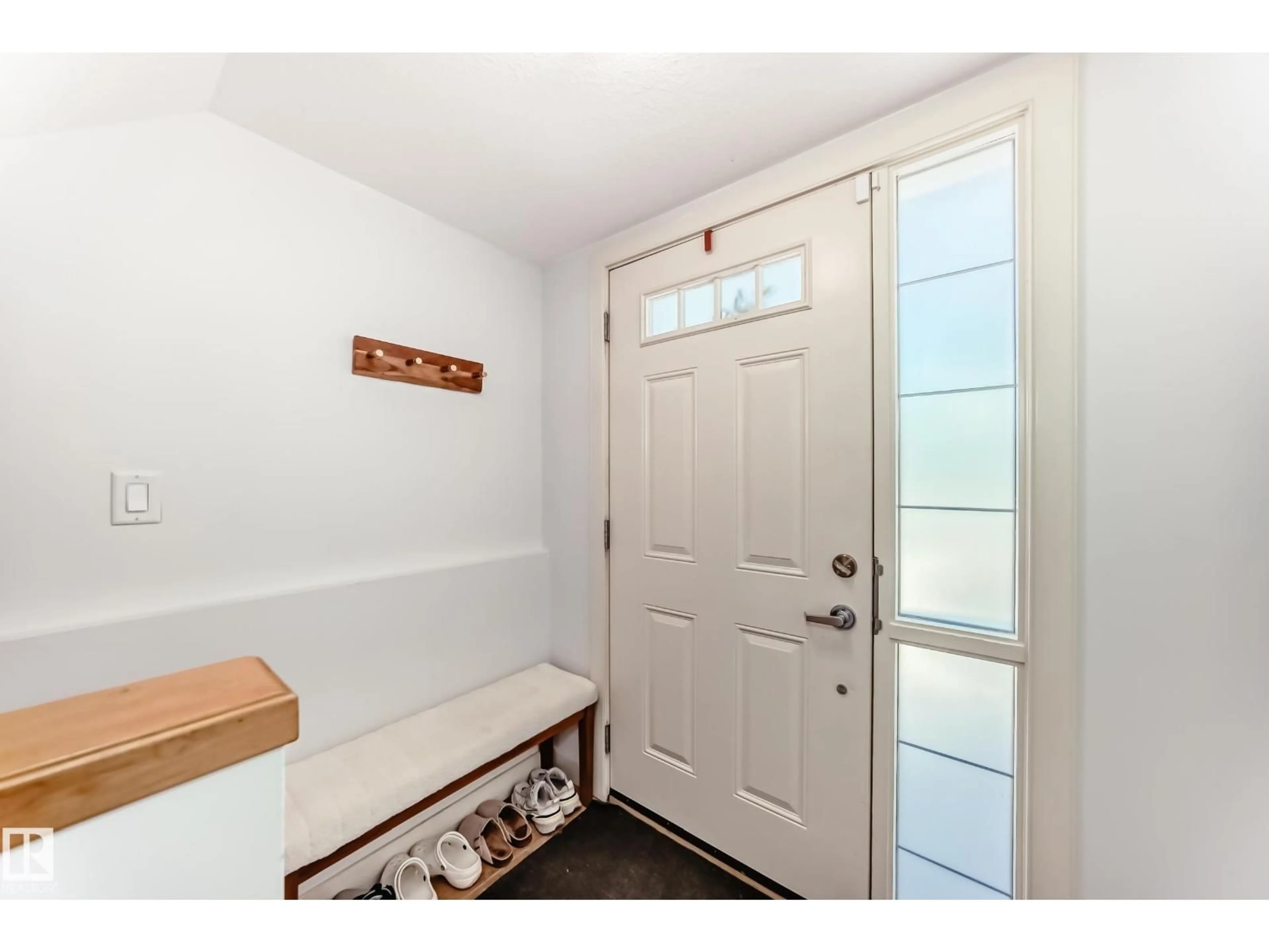 Indoor entryway for 7021 95 ST, Edmonton Alberta T6E1B9