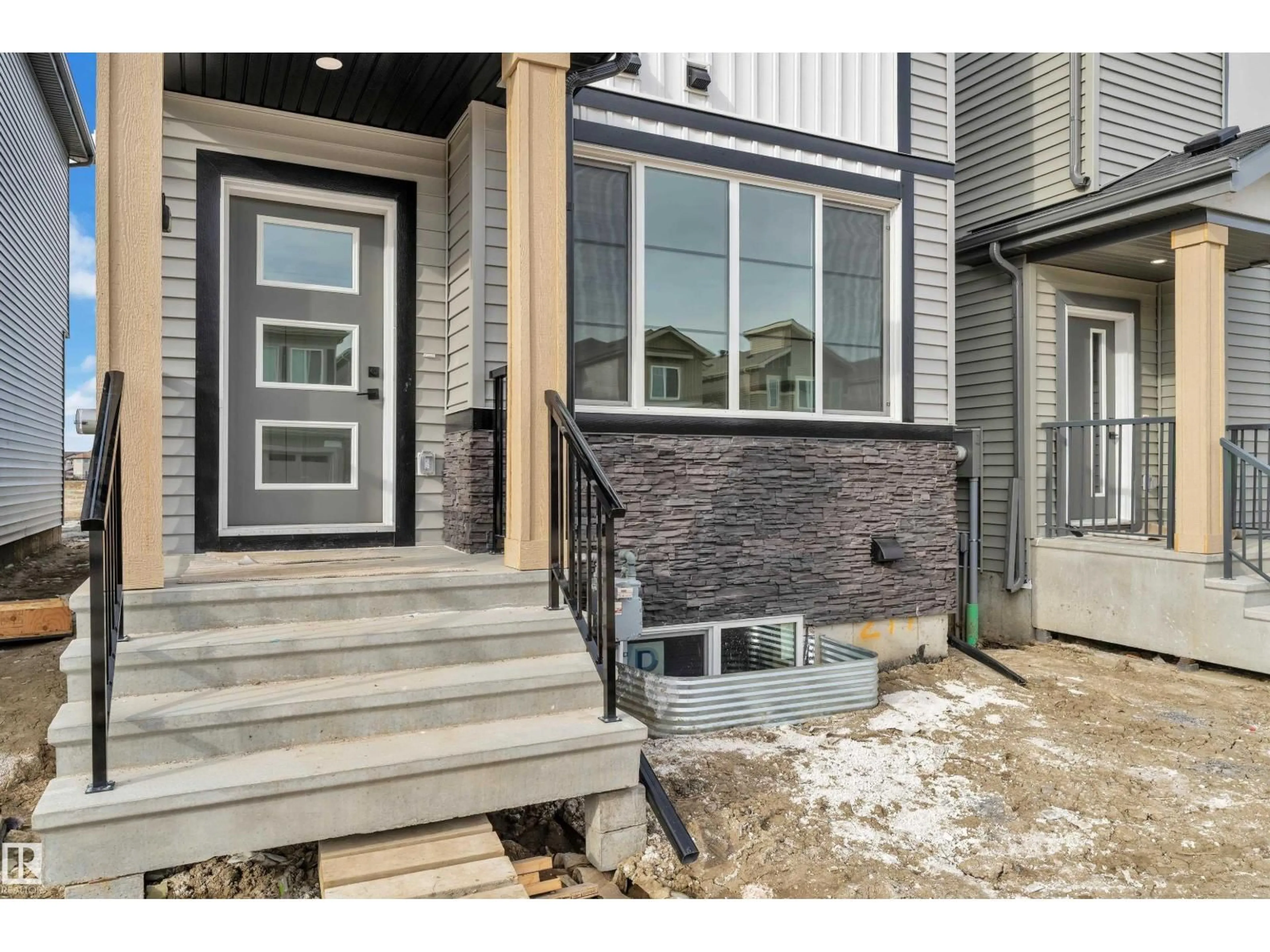 Indoor entryway for 277 MUNN WY, Leduc Alberta T9E1V1
