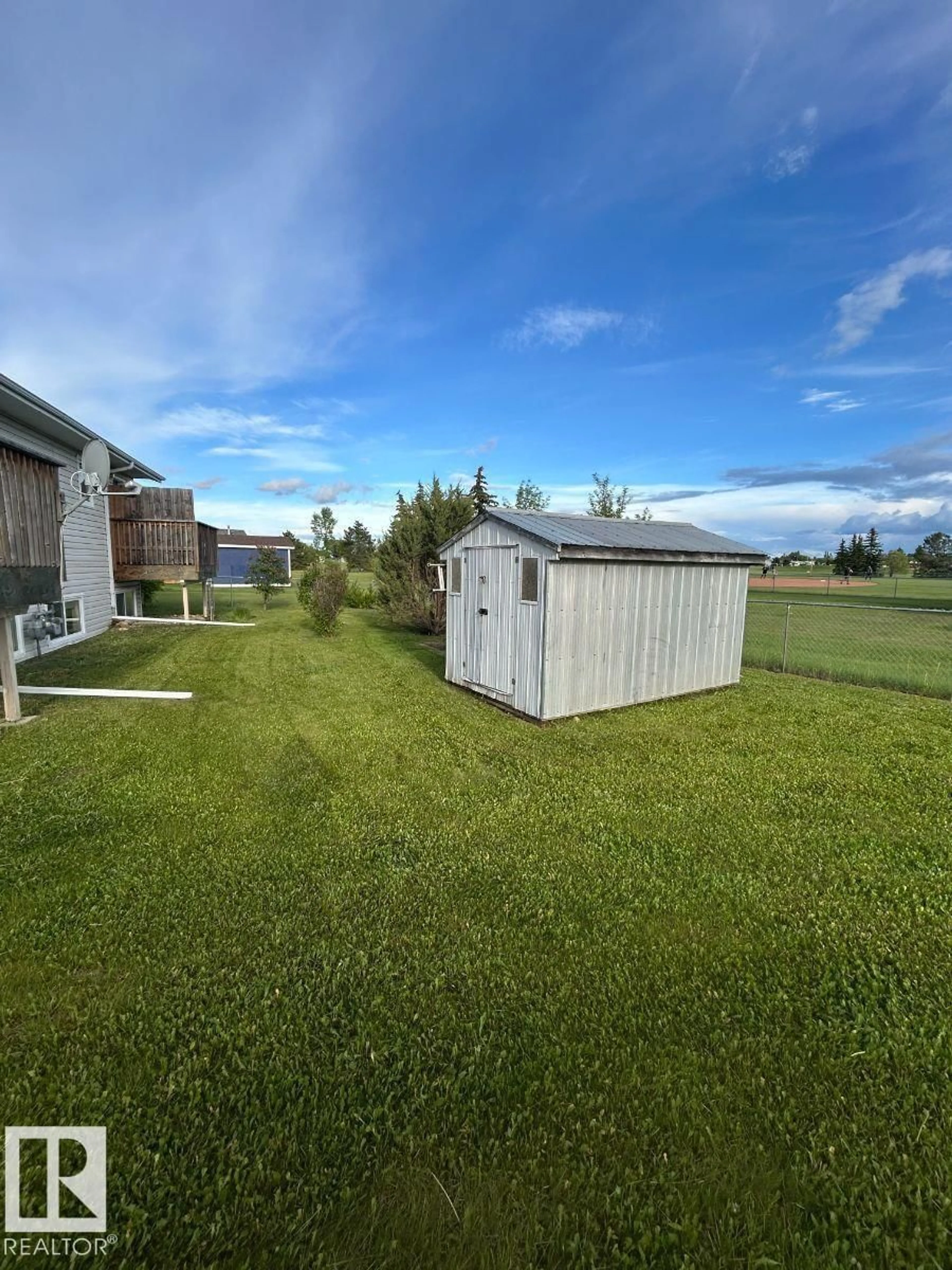 Shed for 10503A 109 ST, Westlock Alberta T7P1A9