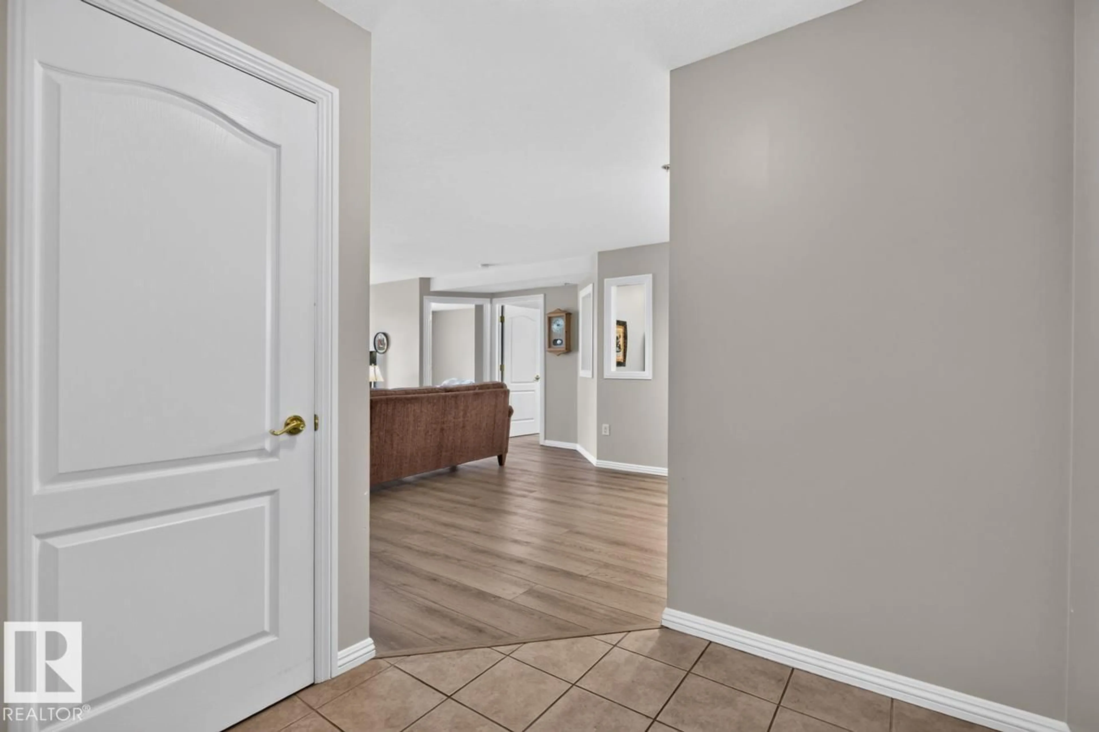 Indoor entryway for #208 - 6220 FULTON RD, Edmonton Alberta T6A3T4