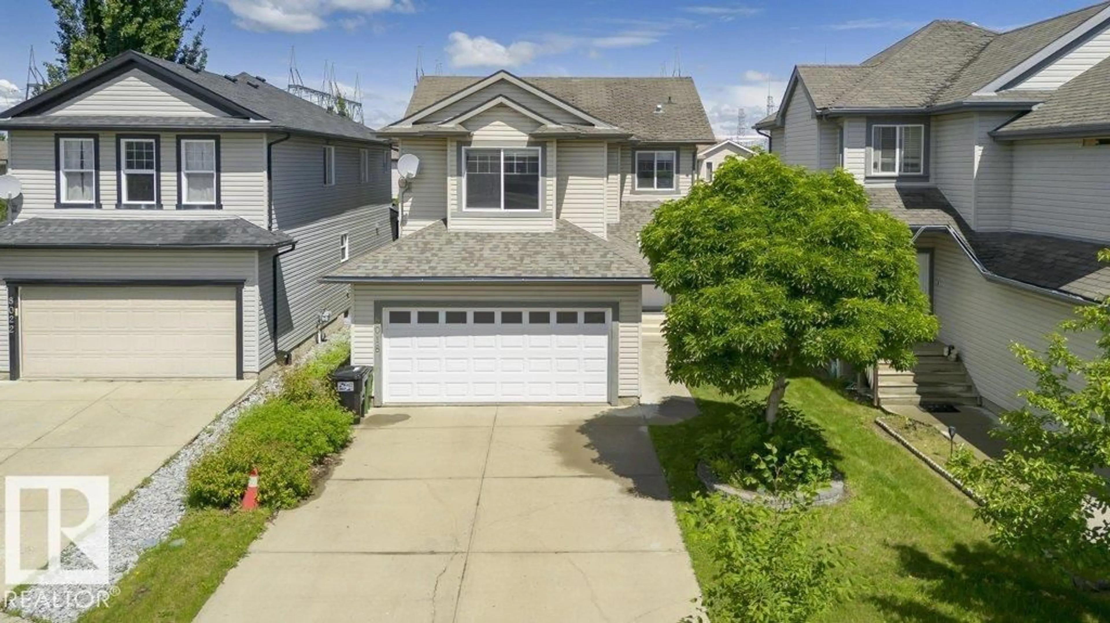 A pic from outside/outdoor area/front of a property/back of a property/a pic from drone, street for 8018 3 AV SW, Edmonton Alberta T6X1K6