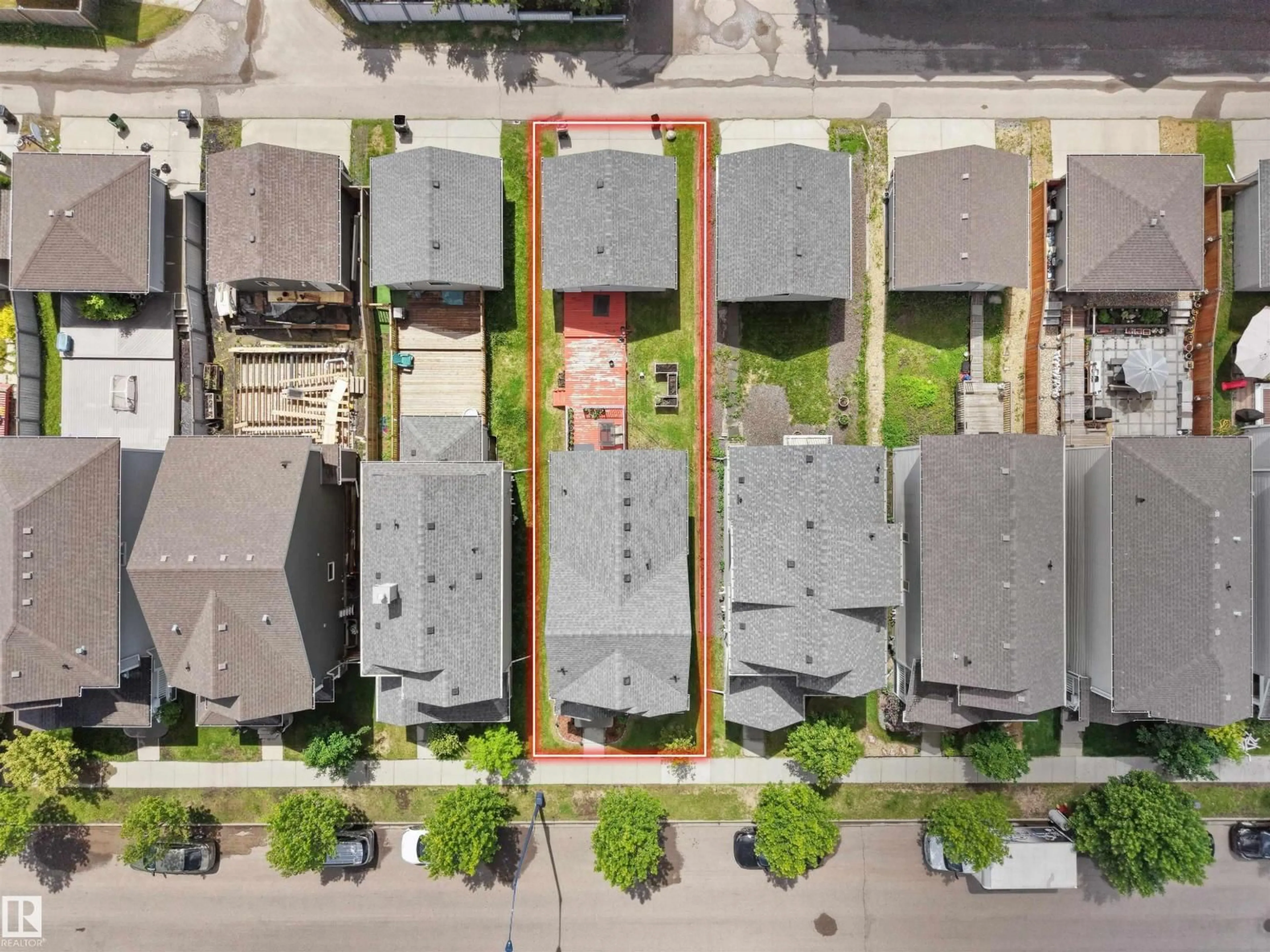 A pic from outside/outdoor area/front of a property/back of a property/a pic from drone, street for SW - 7827 22 AV, Edmonton Alberta T6X0Z2