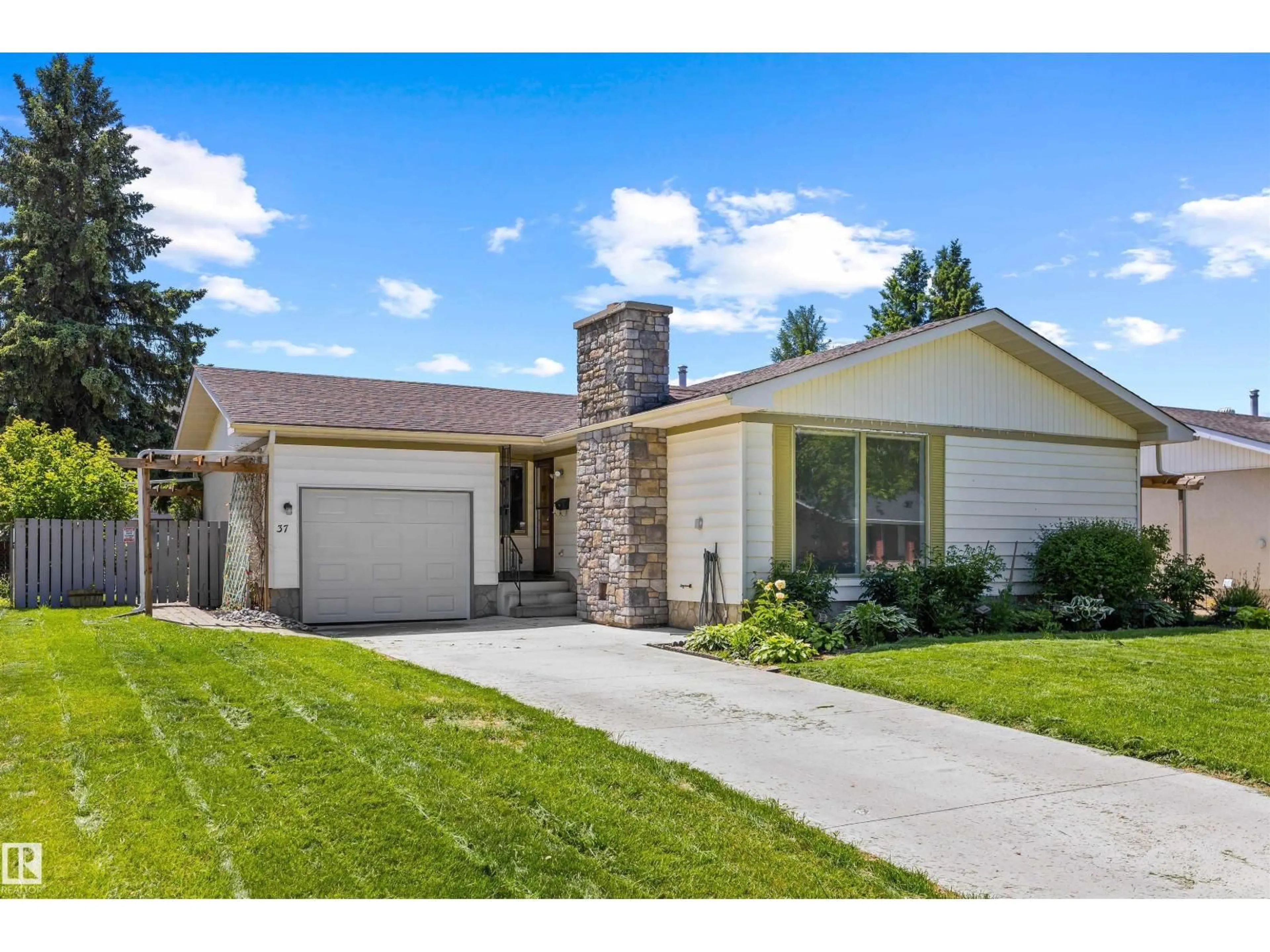Home with brick exterior material, street for 37 LEON PL, St. Albert Alberta T8N1X6