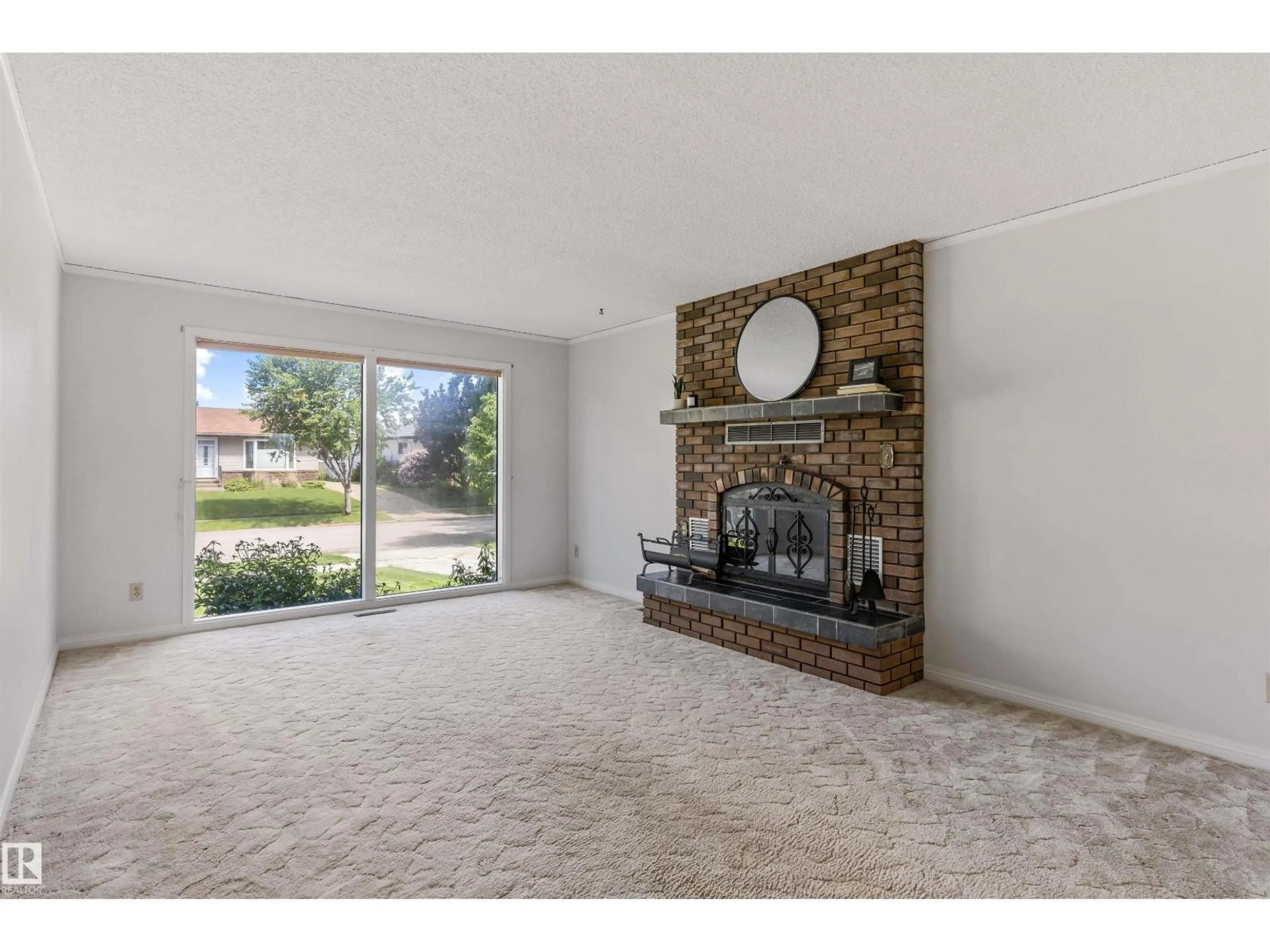 Unknown for 37 LEON PL, St. Albert Alberta T8N1X6