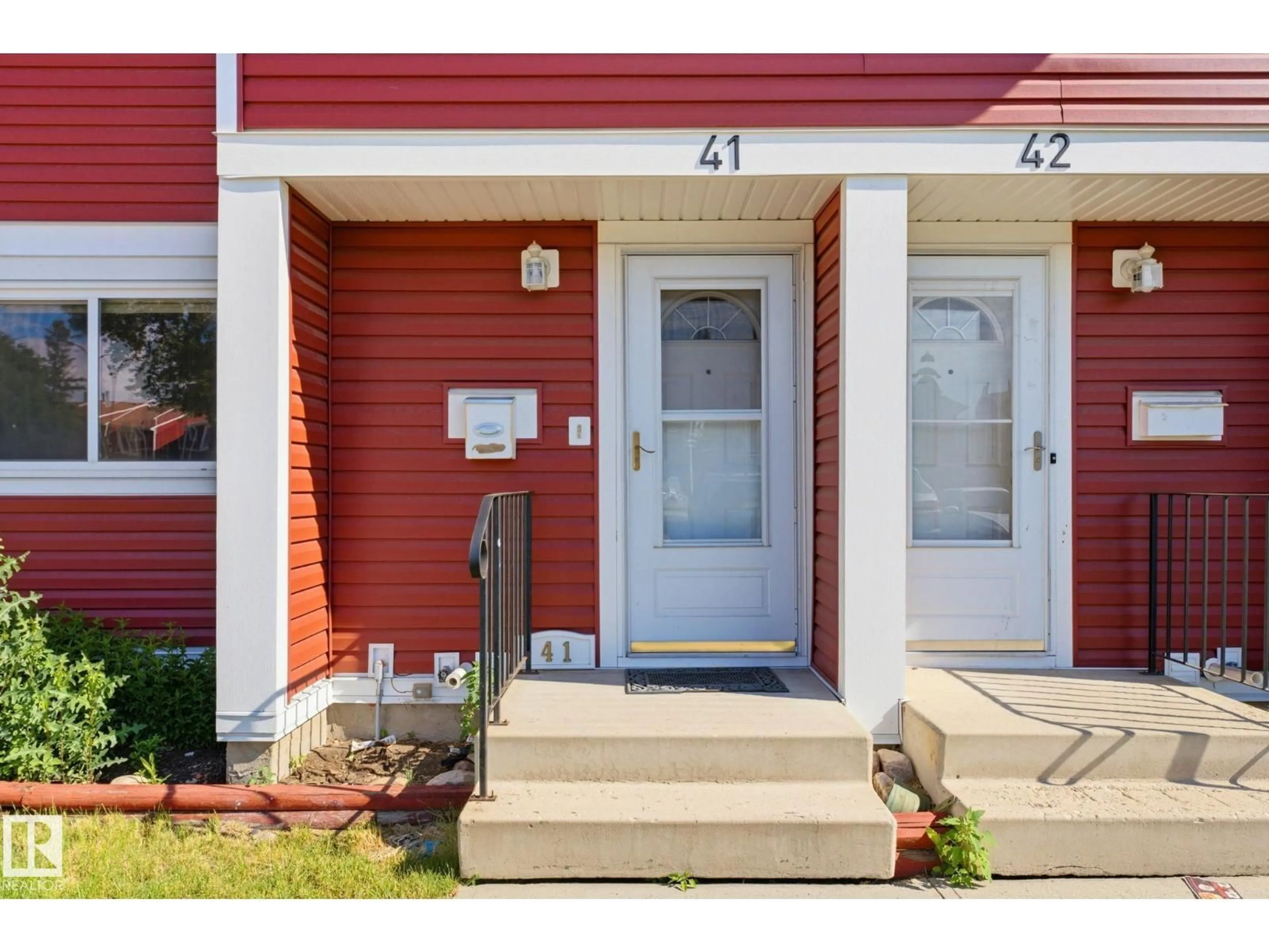 Indoor entryway for #41 - 4707 126 AV, Edmonton Alberta T5A4K4