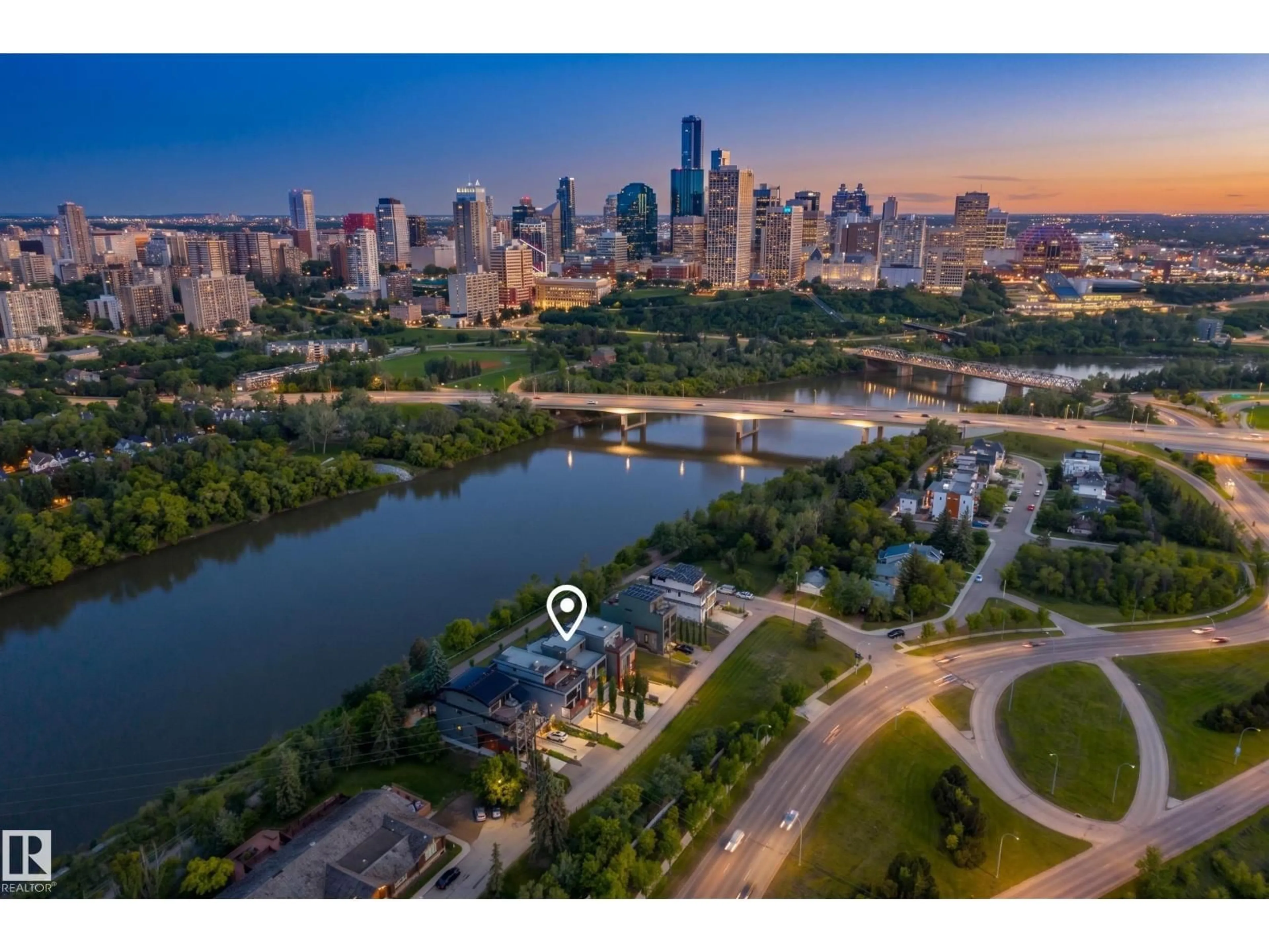 A pic from outside/outdoor area/front of a property/back of a property/a pic from drone, water/lake/river/ocean view for NW - 9509 99B ST, Edmonton Alberta T6E3X1