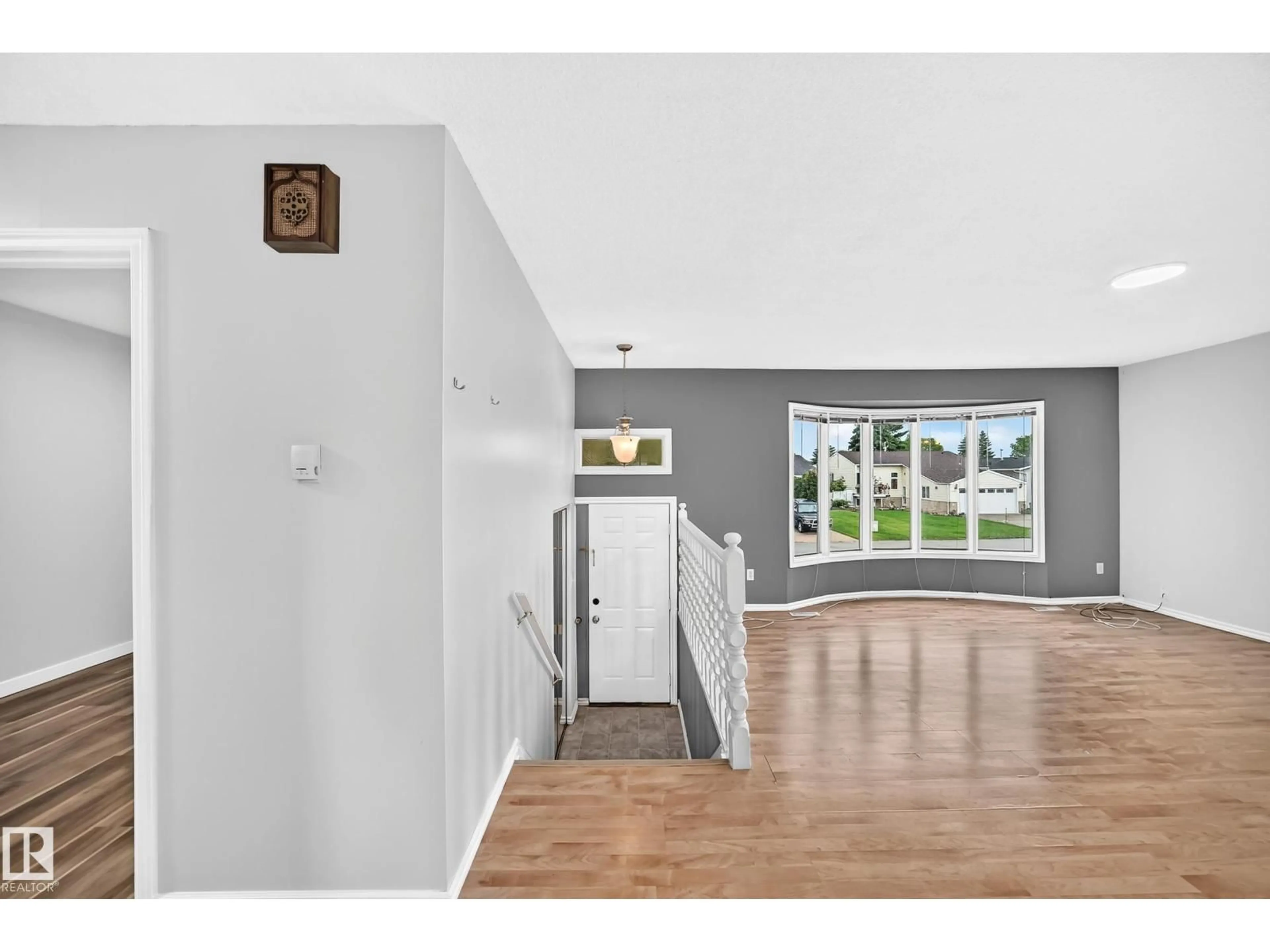 Indoor entryway for NW - 1103 56 ST, Edmonton Alberta T6L1Y4