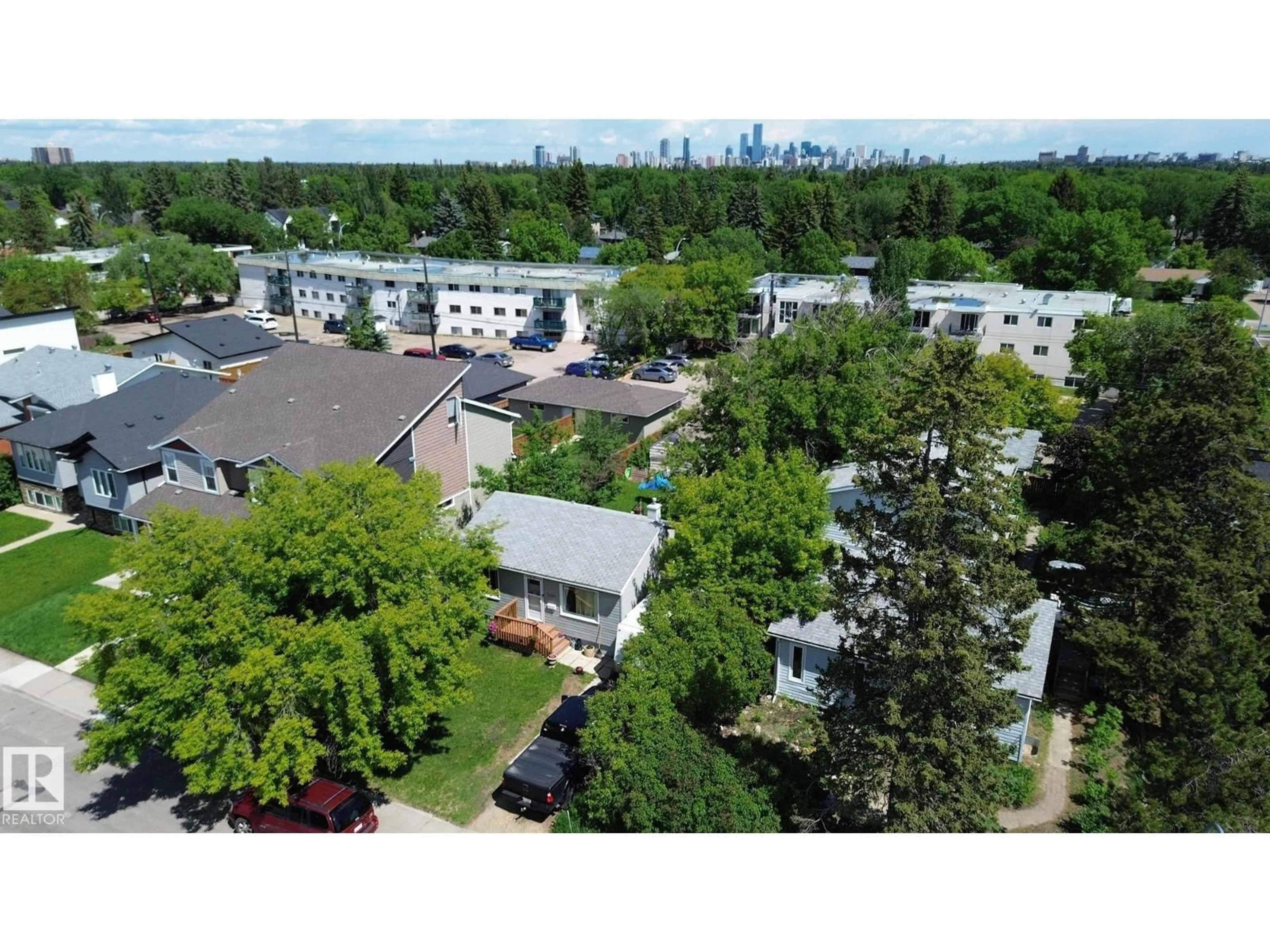 A pic from outside/outdoor area/front of a property/back of a property/a pic from drone, city buildings view from balcony for NW - 9209 150 ST, Edmonton Alberta T5R1G4