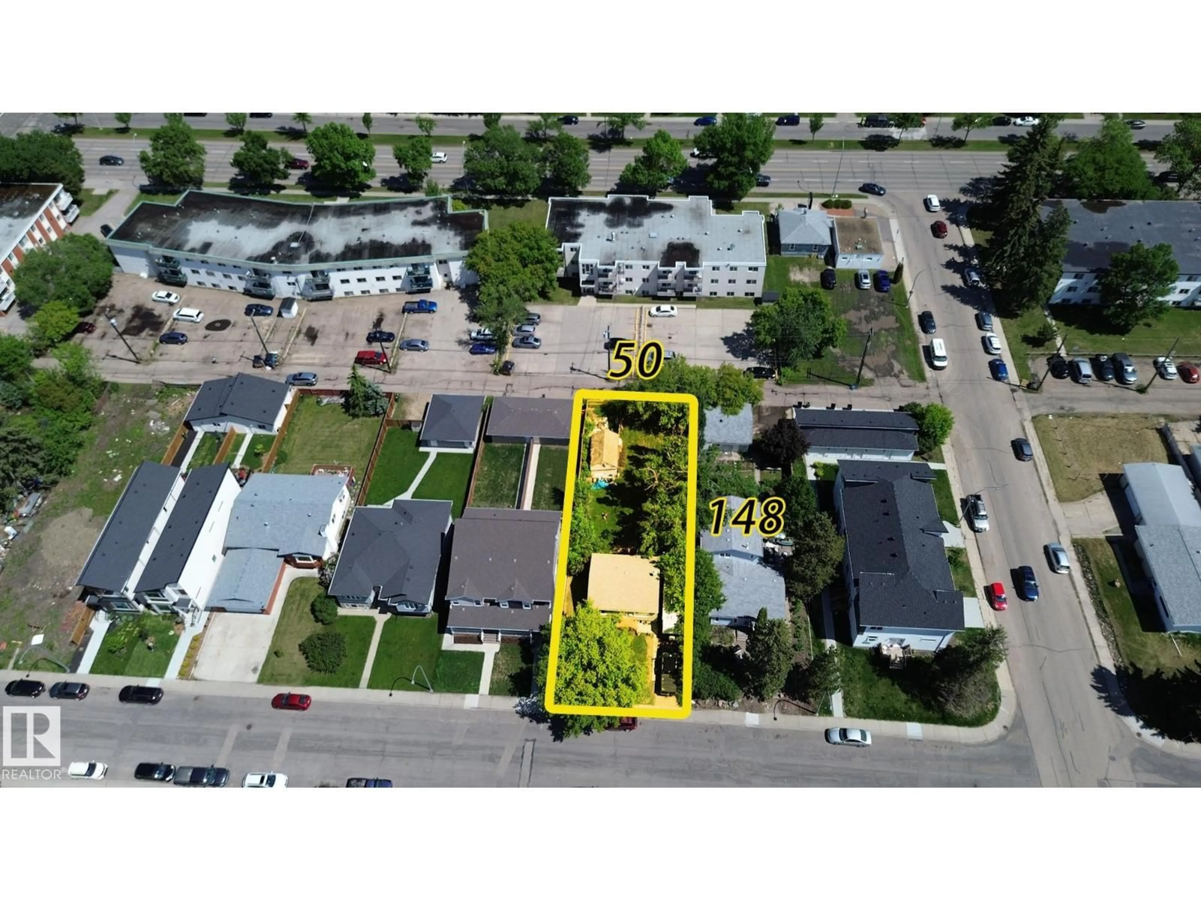A pic from outside/outdoor area/front of a property/back of a property/a pic from drone, street for NW - 9209 150 ST, Edmonton Alberta T5R1G4