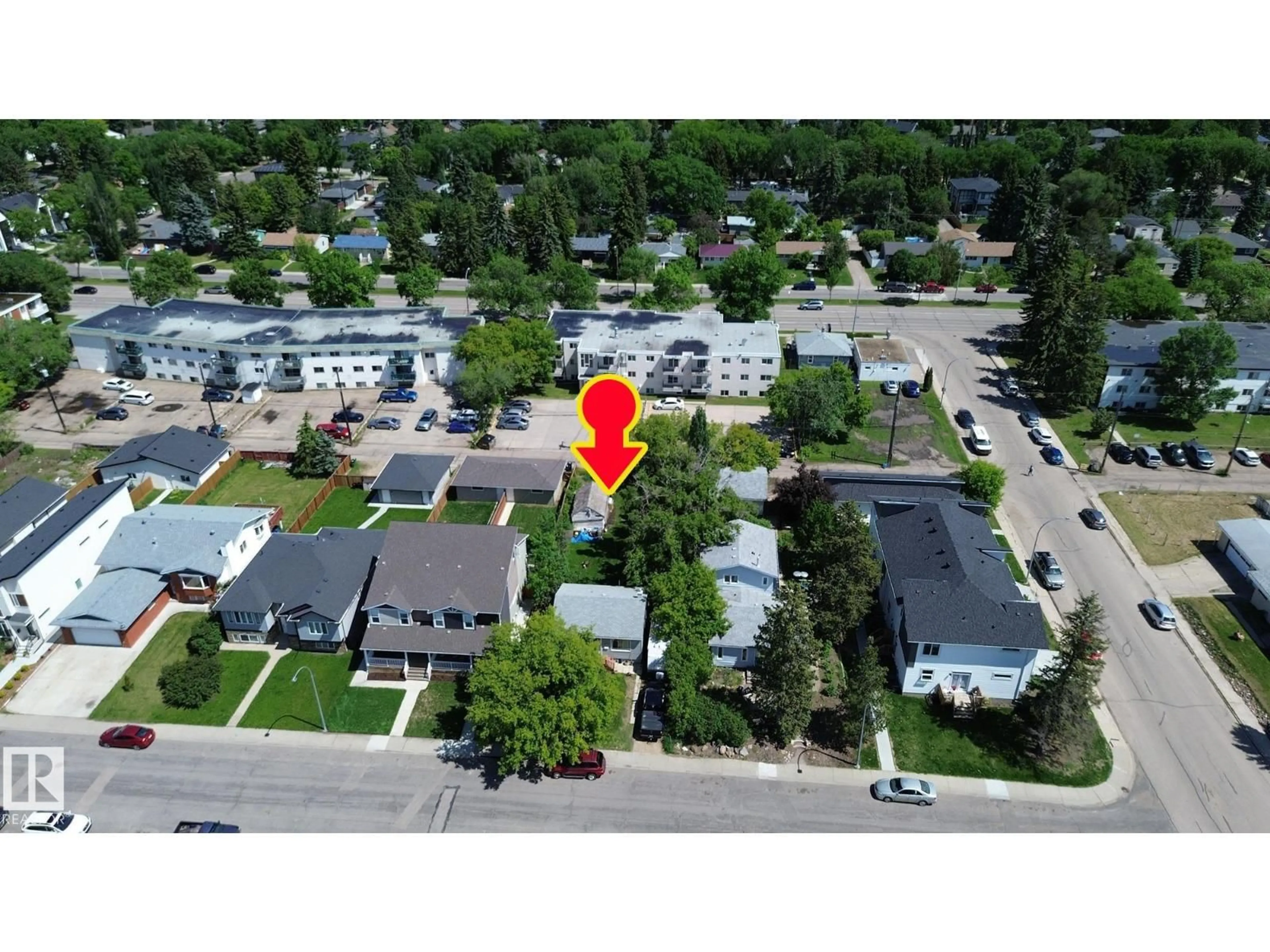 A pic from outside/outdoor area/front of a property/back of a property/a pic from drone, street for NW - 9209 150 ST, Edmonton Alberta T5R1G4