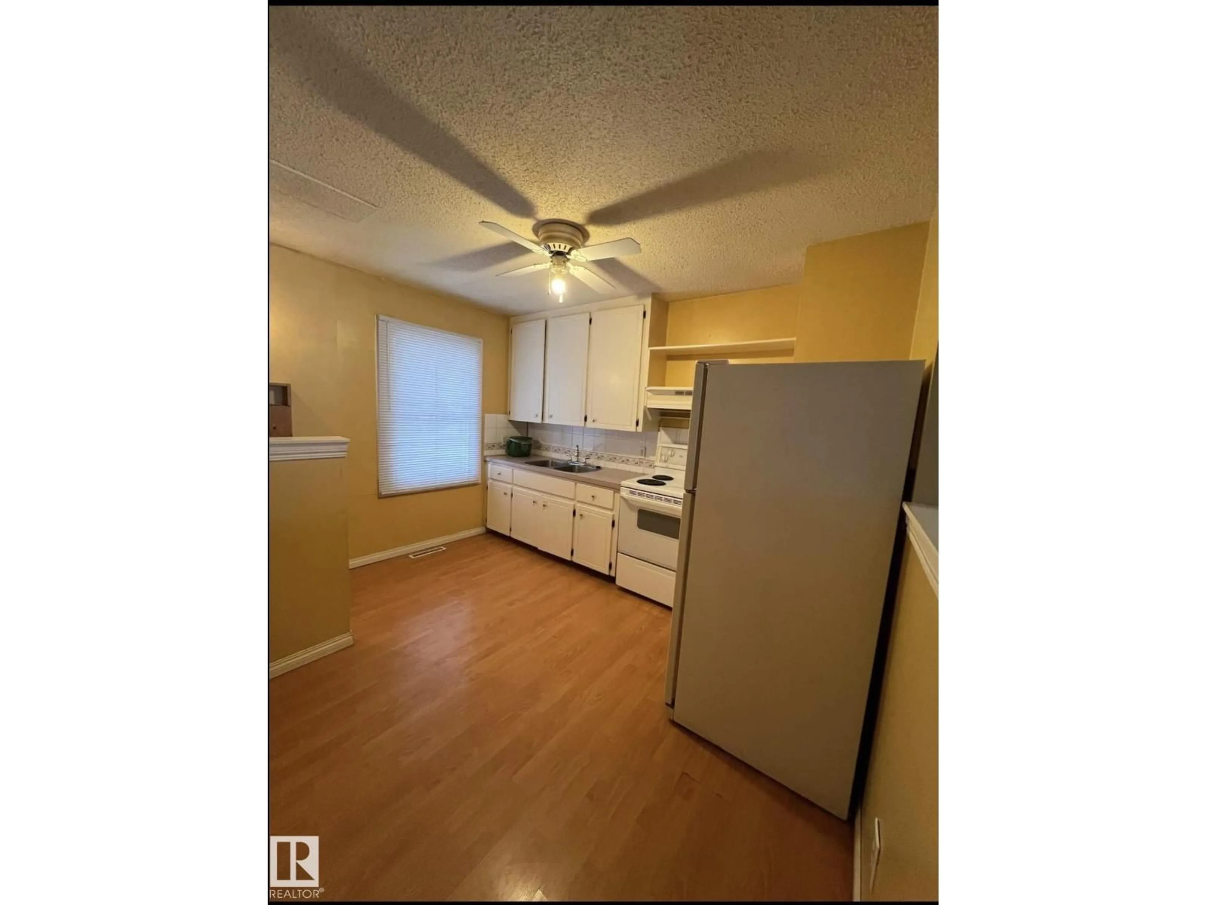 Unknown for NW - 9209 150 ST, Edmonton Alberta T5R1G4