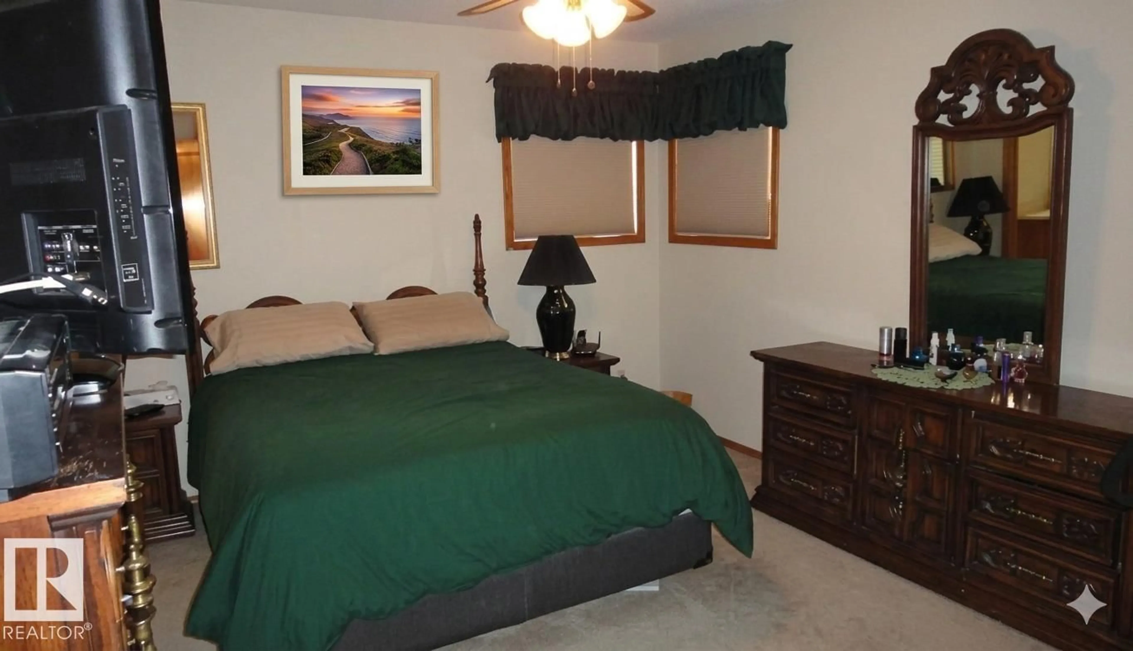 A pic of a room for 1188 JOYCE RD, Edmonton Alberta T6L6V4
