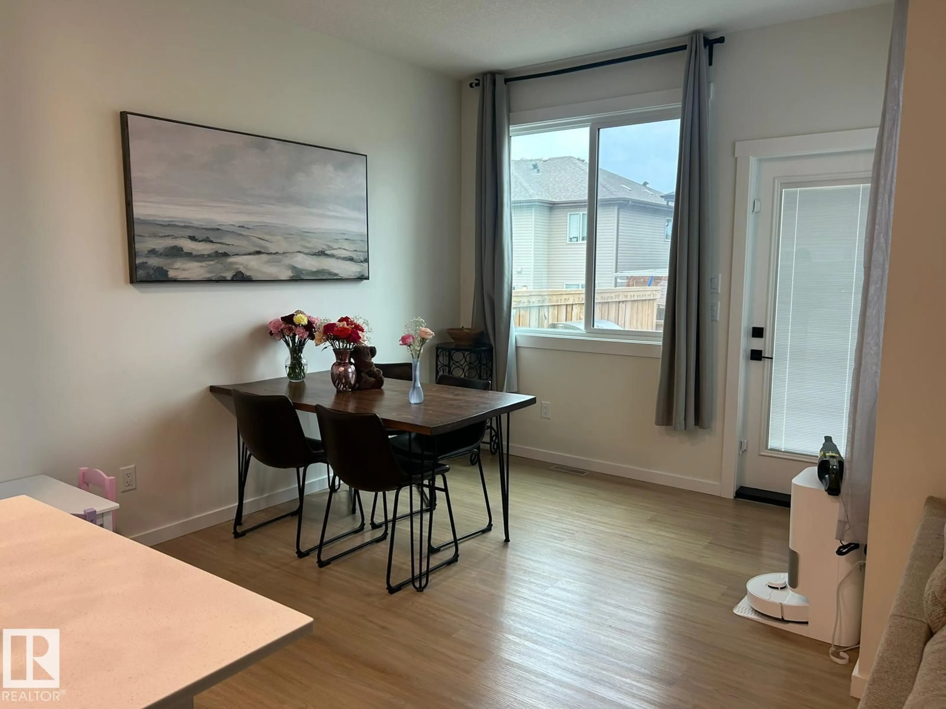 A pic of a room for SW - 2152 52 ST, Edmonton Alberta T6X1Z7
