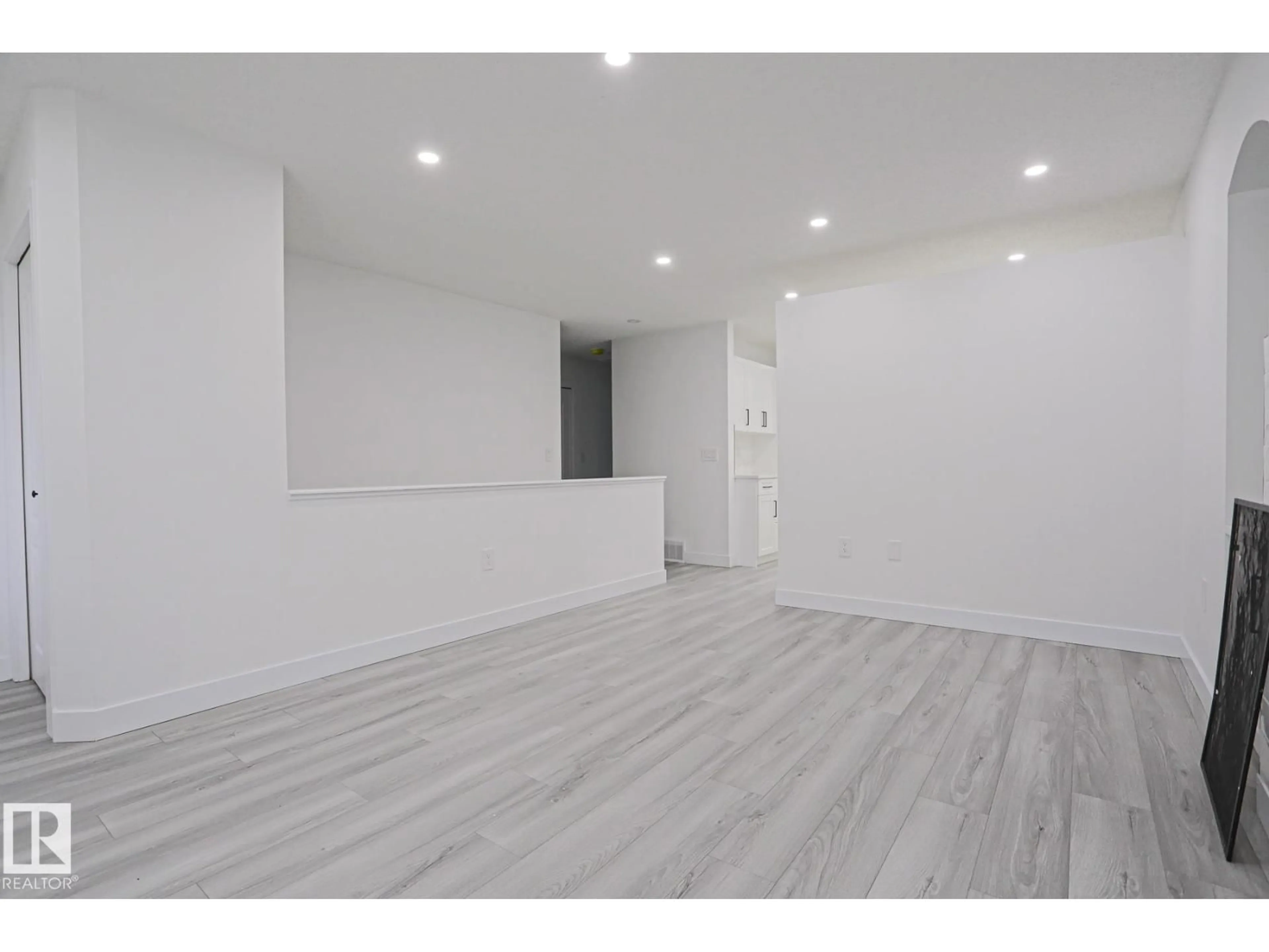 A pic of a room for NW - 4716 207 ST, Edmonton Alberta T6M0C2