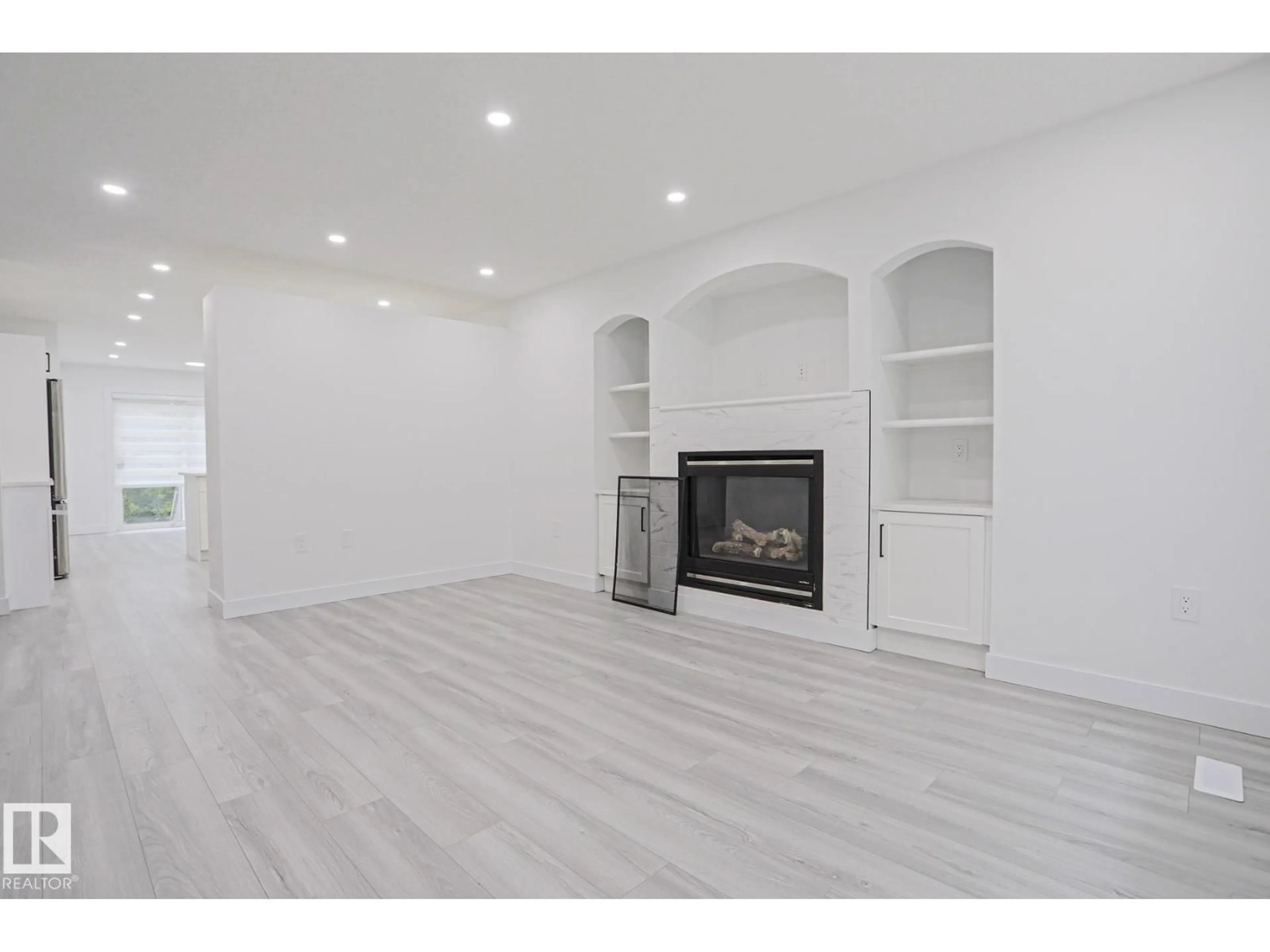 A pic of a room for NW - 4716 207 ST, Edmonton Alberta T6M0C2