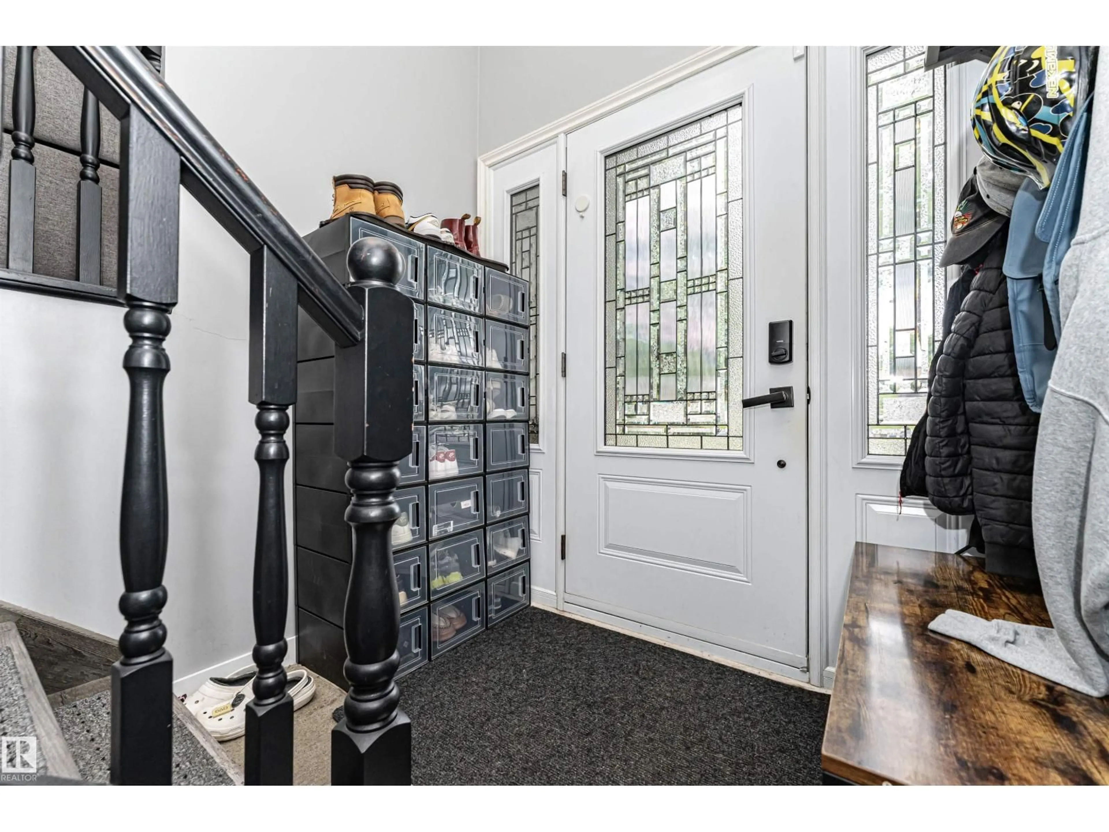 Indoor entryway for 36 GREENWOOD WY, Sherwood Park Alberta T8A0J5