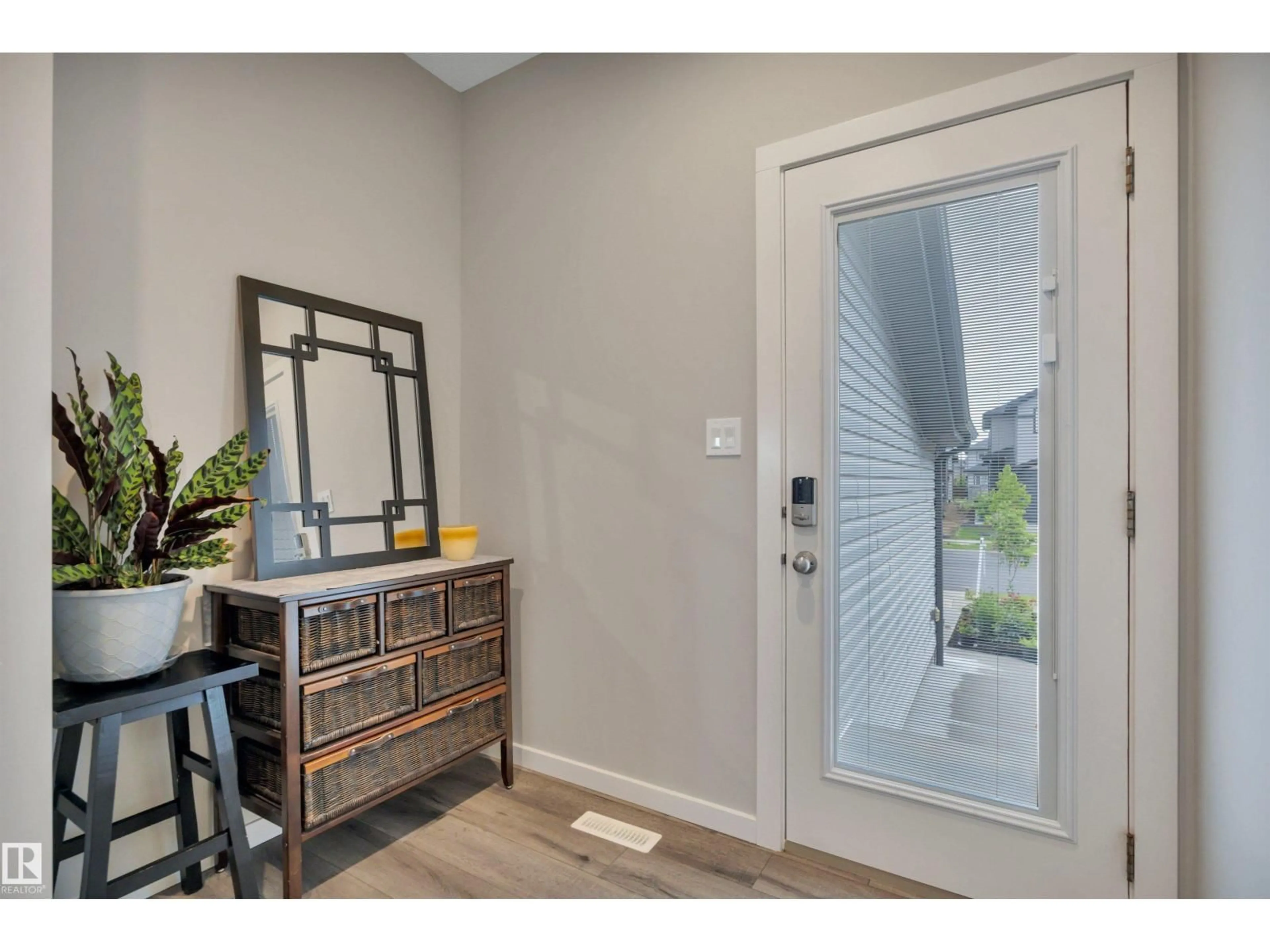 Indoor entryway for 157 LARCH CR, Leduc Alberta T9E1N3