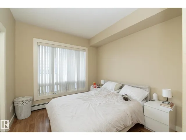 1004 104 ST NW, Edmonton 5