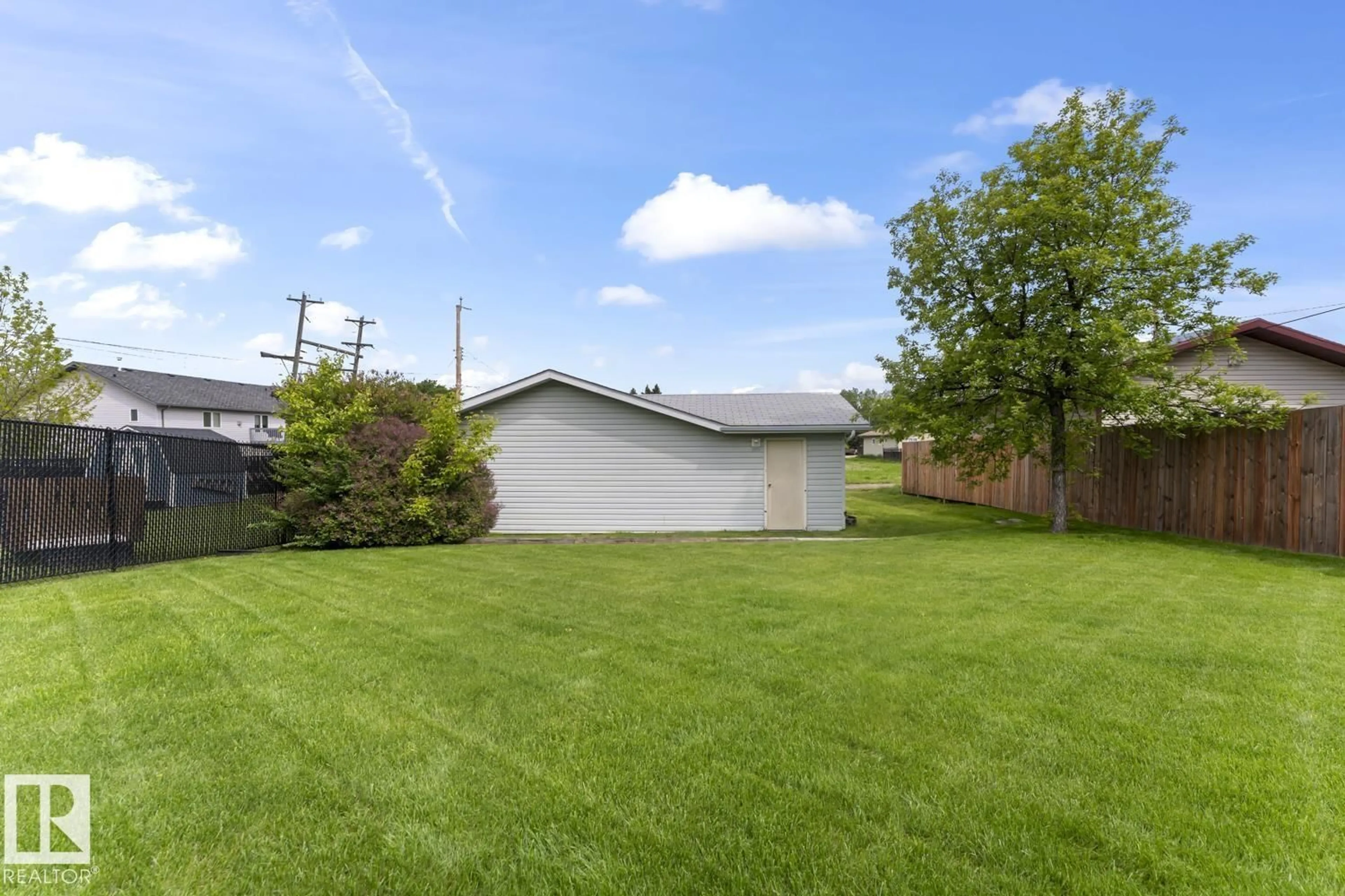 A pic from outside/outdoor area/front of a property/back of a property/a pic from drone, street for 608 17 AV, Cold Lake Alberta T9M1L4