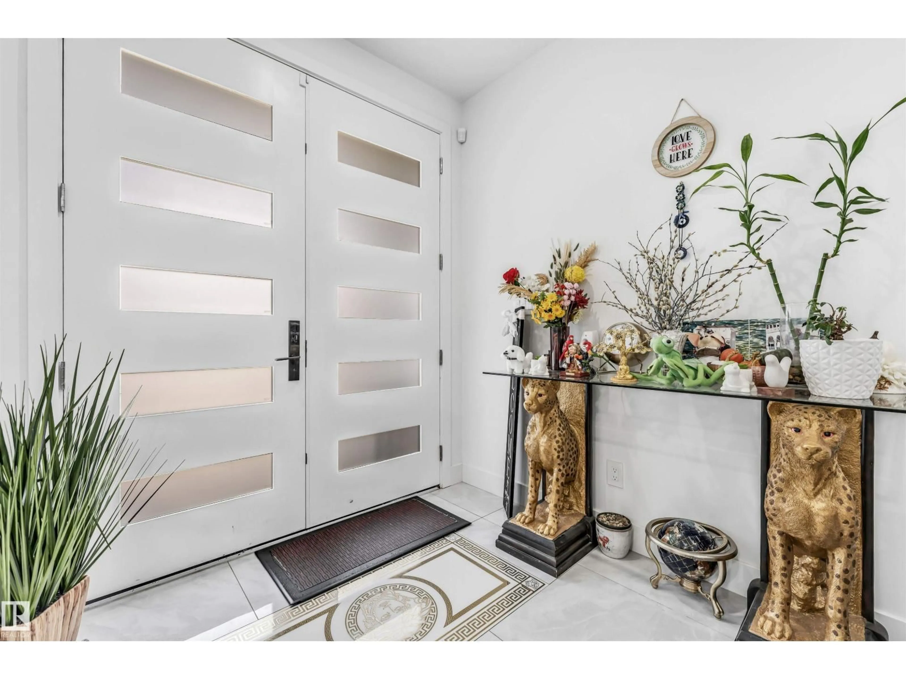 Indoor entryway for SW - 208 33 STREET, Edmonton Alberta T6X3C7