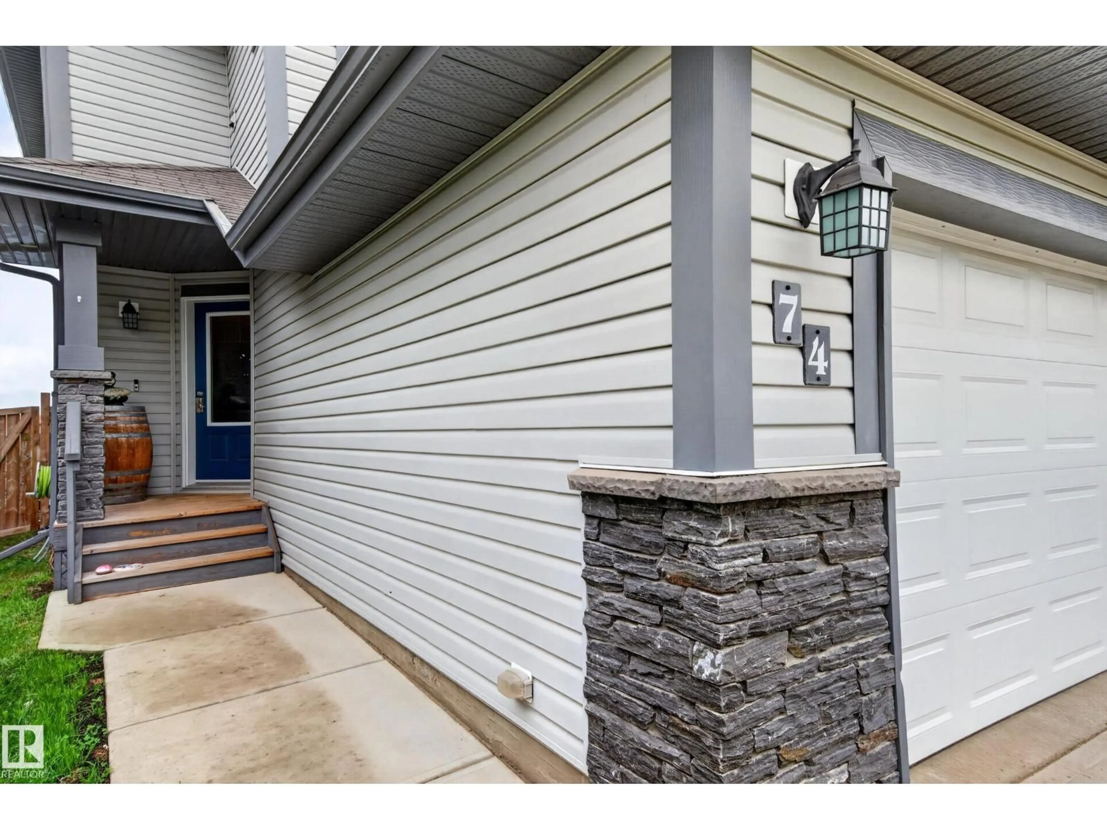 Home with vinyl exterior material, street for 74 SANTANA CR, Fort Saskatchewan Alberta T8L0N8