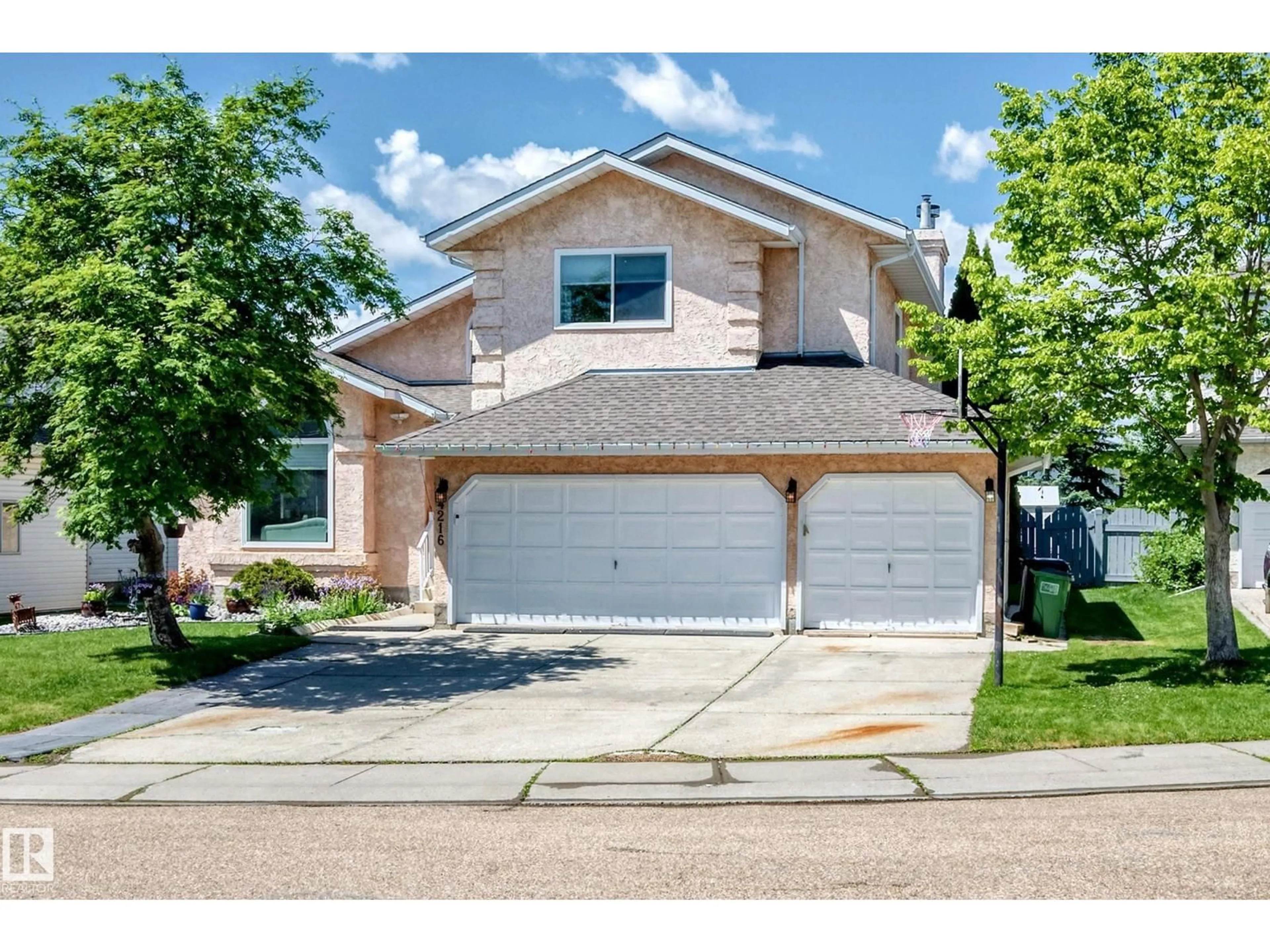Home with vinyl exterior material, street for 4216 47 ST, Edmonton Alberta T6L6J5