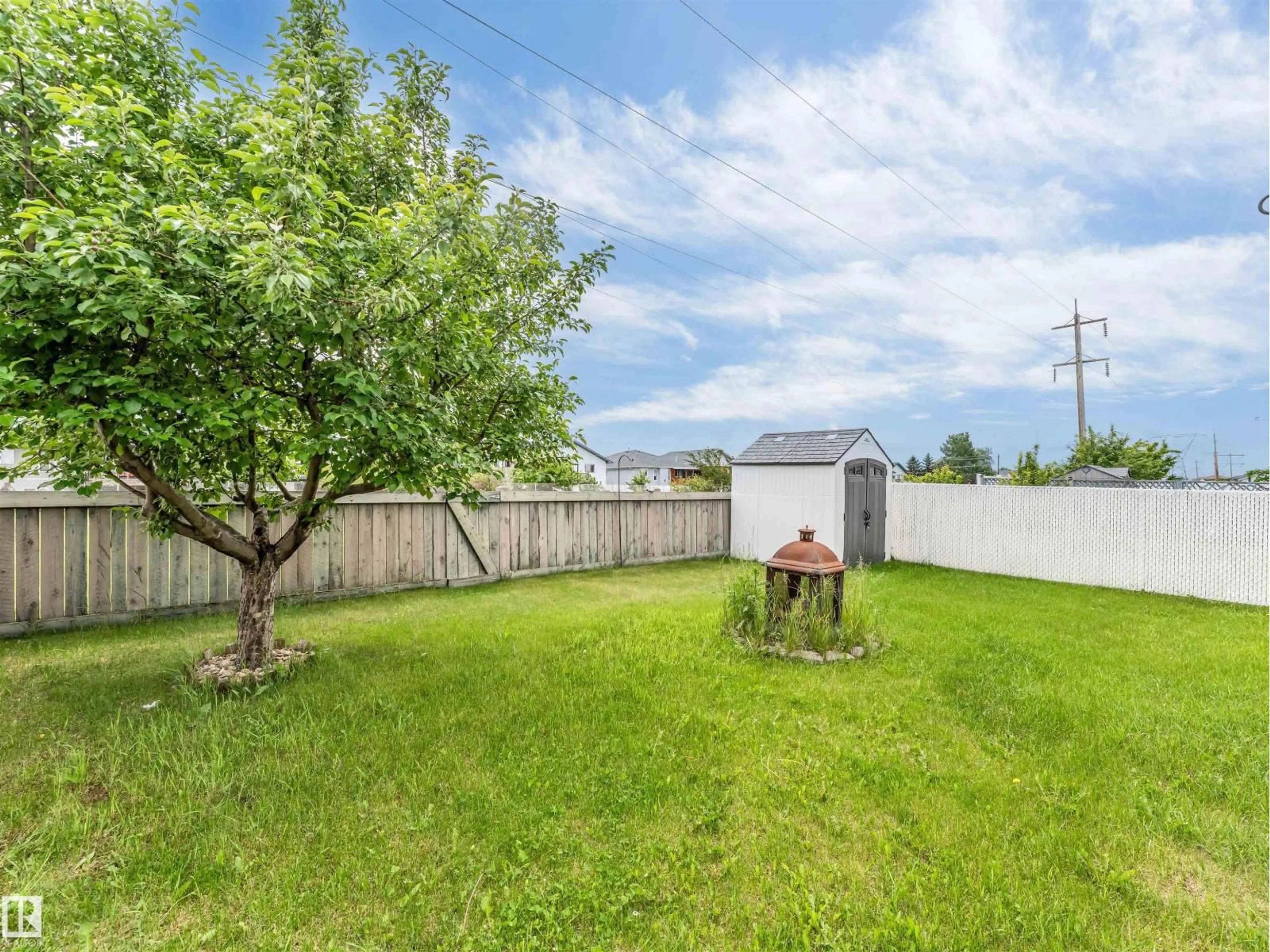 Shed for 6719 164 AVE, Edmonton Alberta T5Z3M4