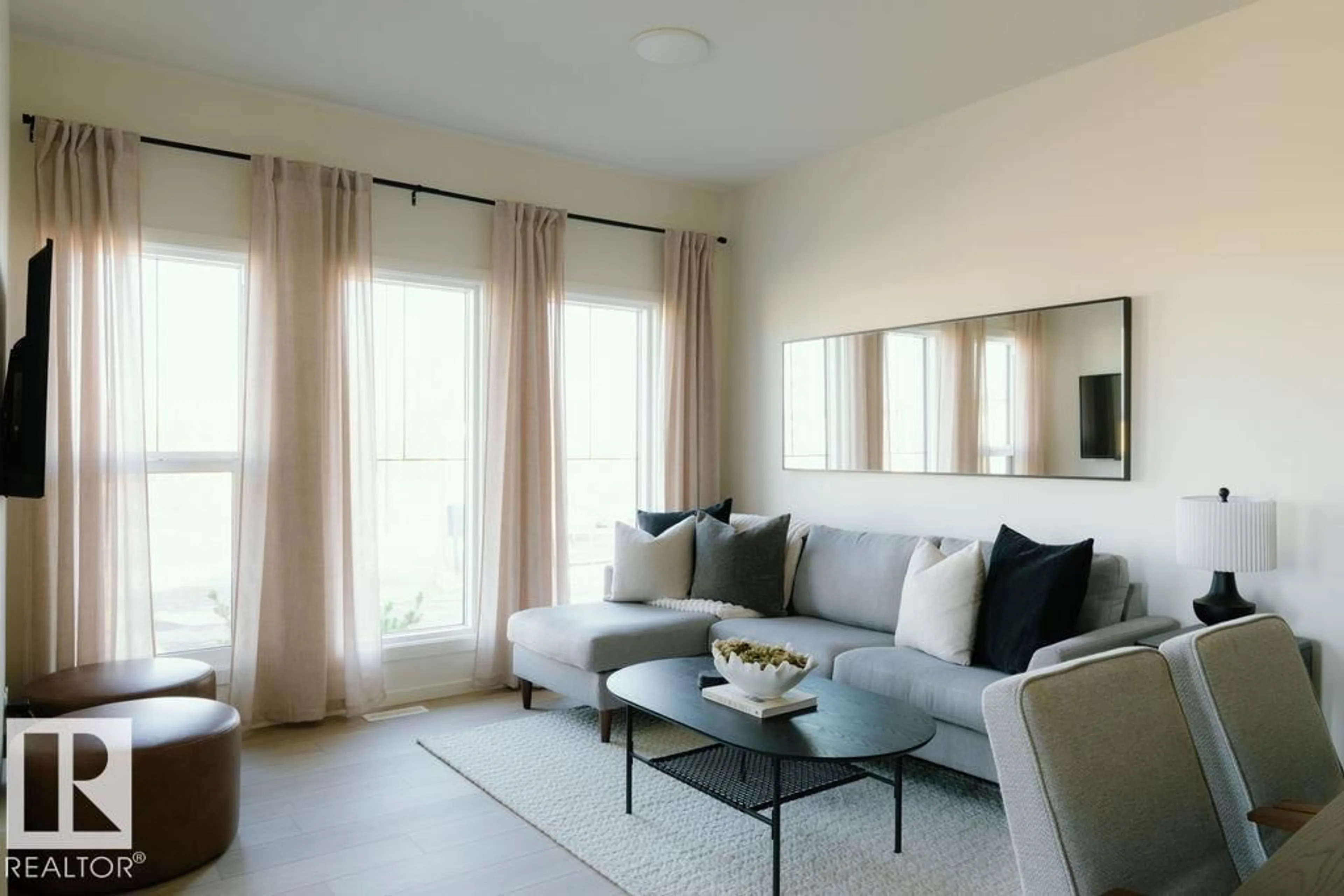 Living room with furniture, unknown for 3220 ORCHARDS DR, Edmonton Alberta T6X1V2